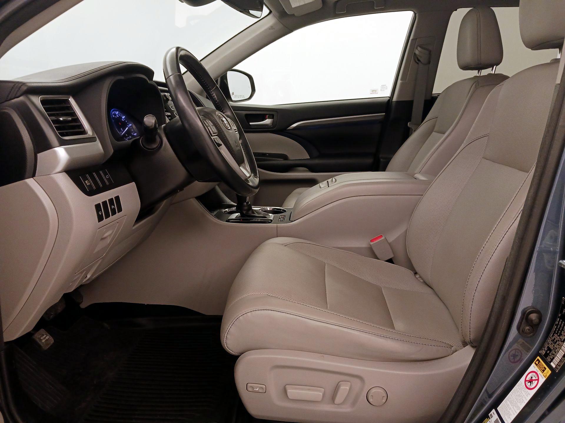 Thumbnail: 2017 Toyota Highlander - 11