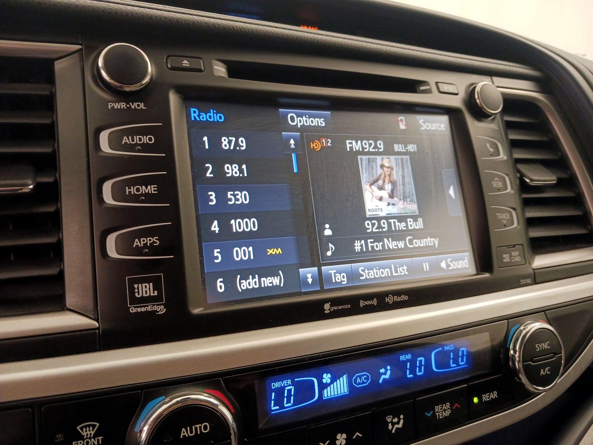 Thumbnail: 2017 Toyota Highlander - 16