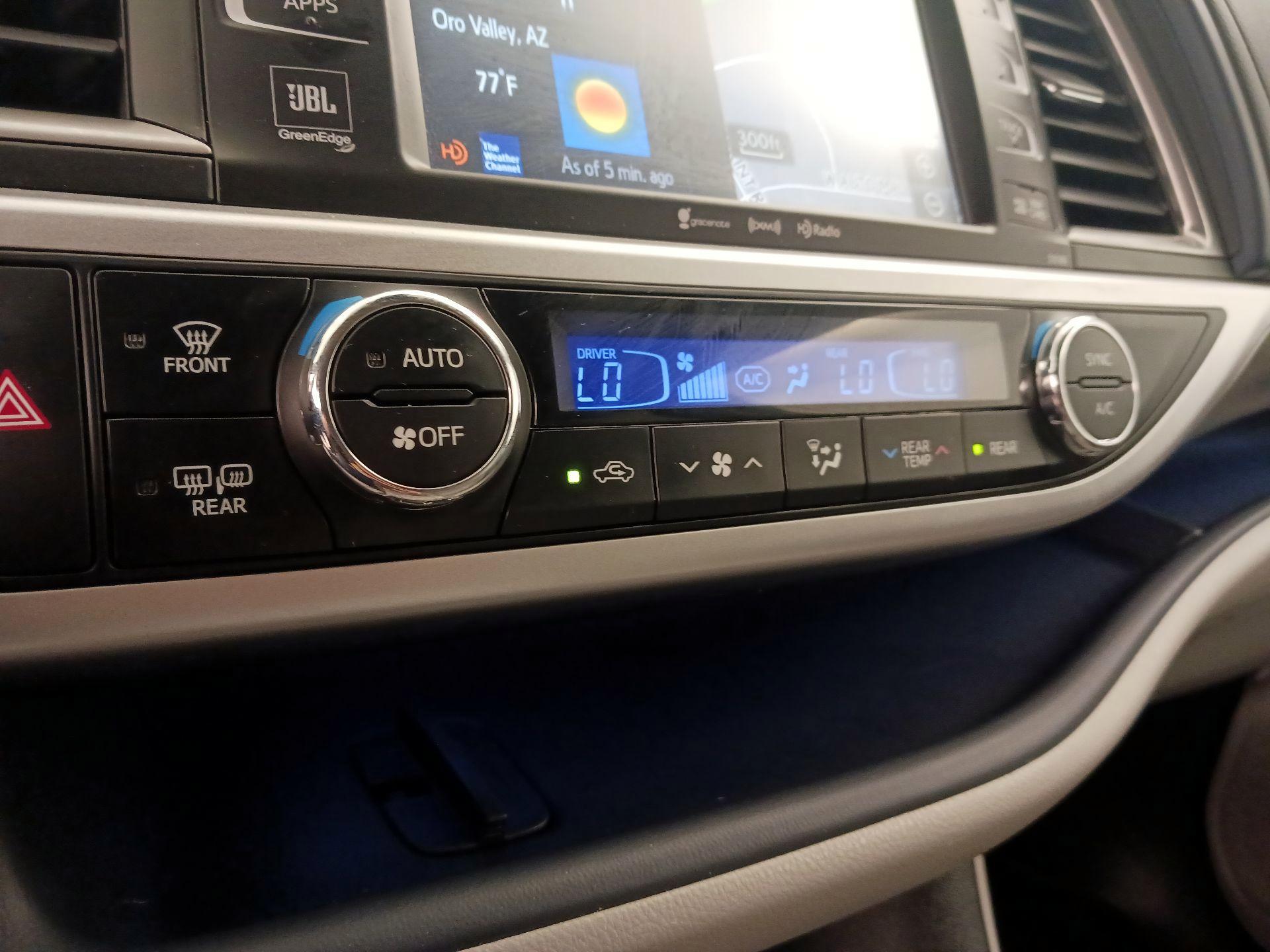 Thumbnail: 2017 Toyota Highlander - 17