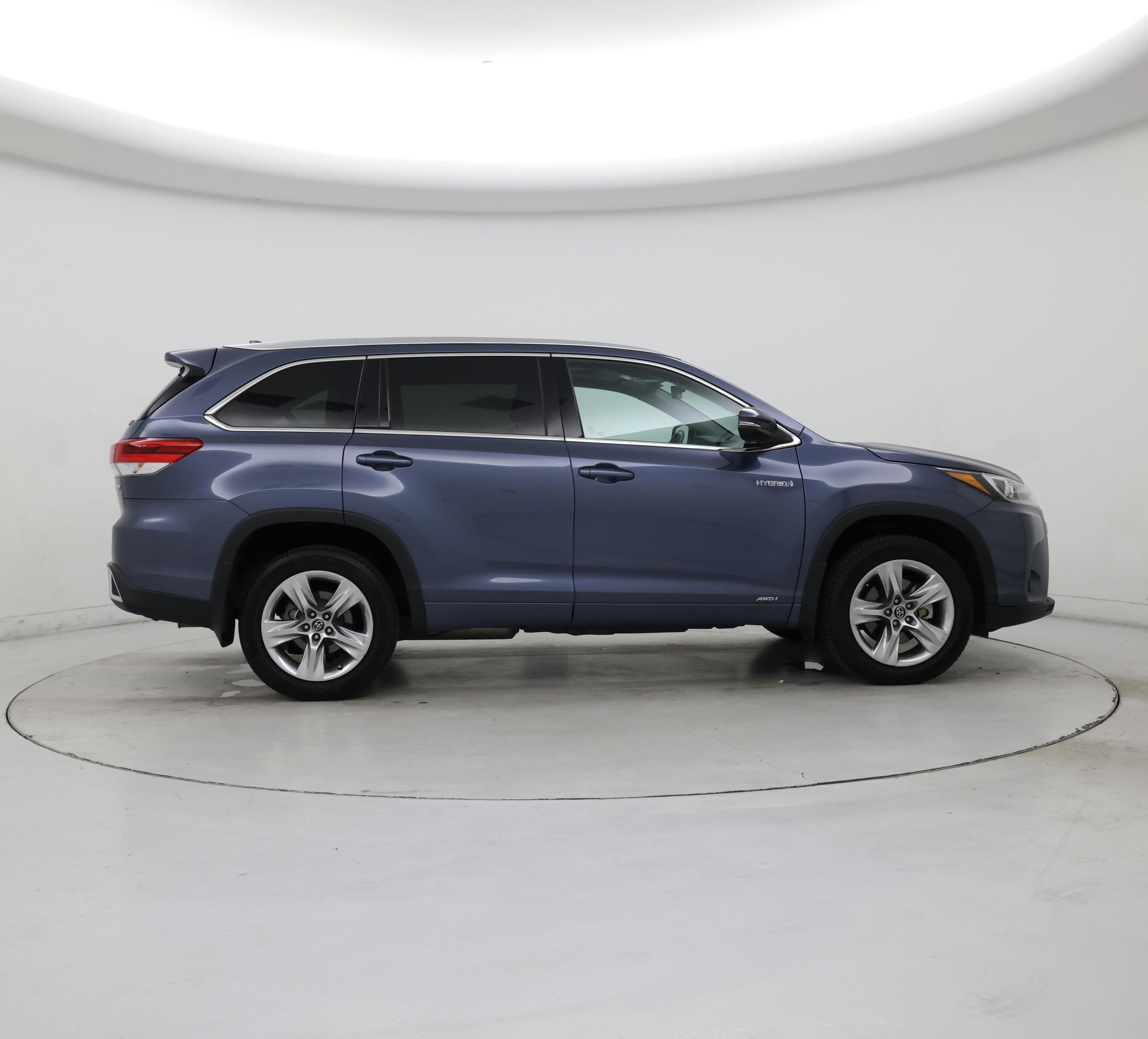 Thumbnail: 2017 Toyota Highlander - 7