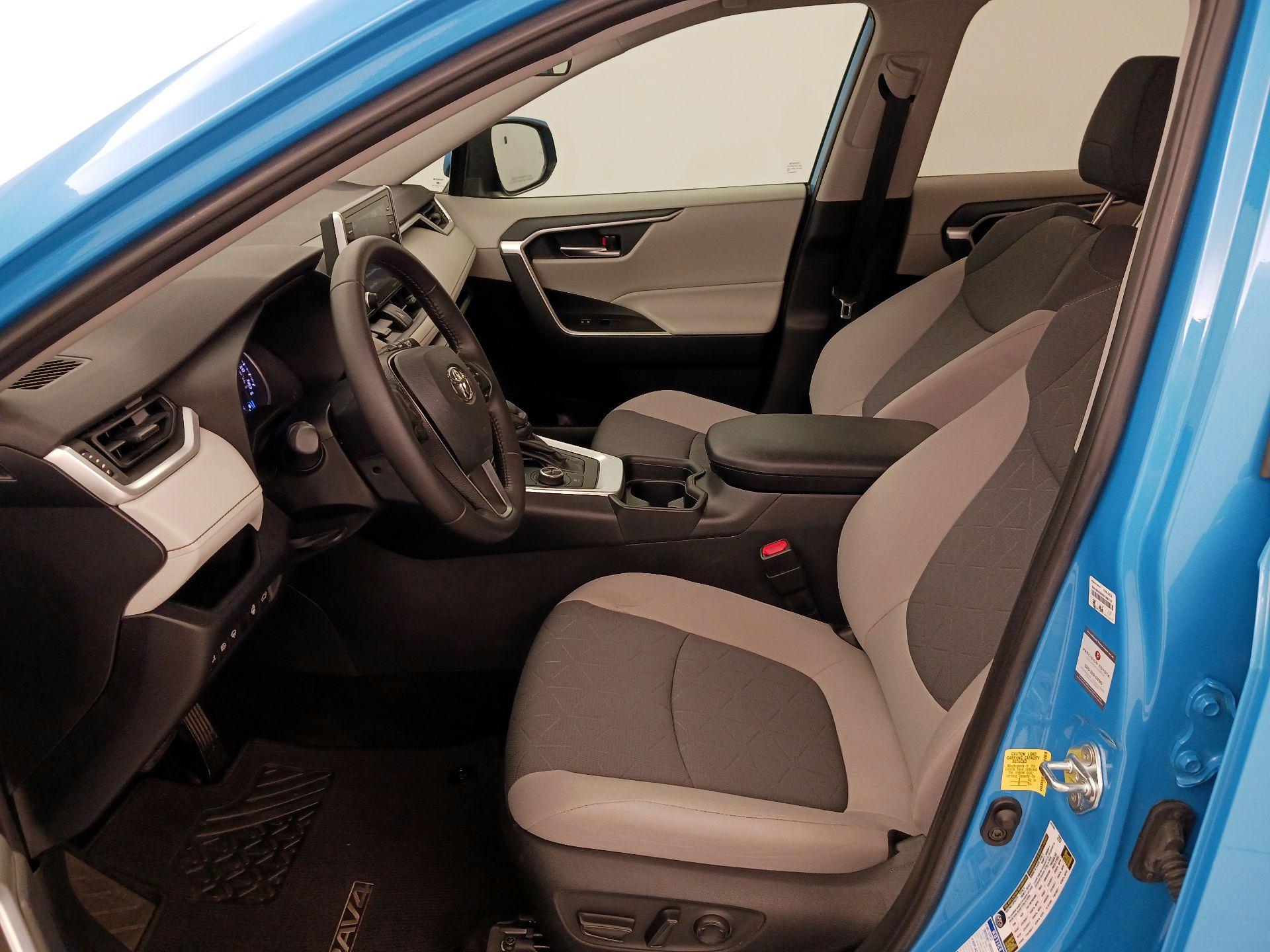 Thumbnail: 2019 Toyota RAV4 - 11