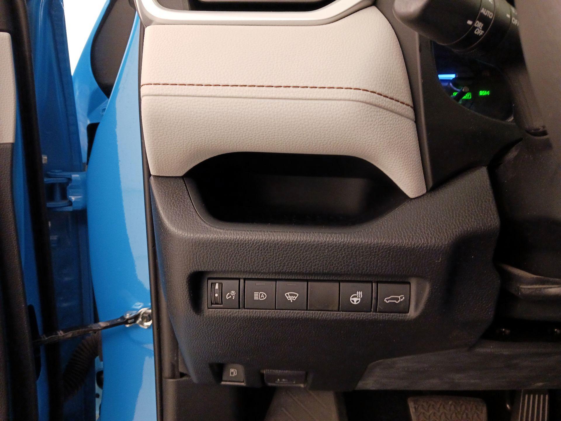 Thumbnail: 2019 Toyota RAV4 - 13