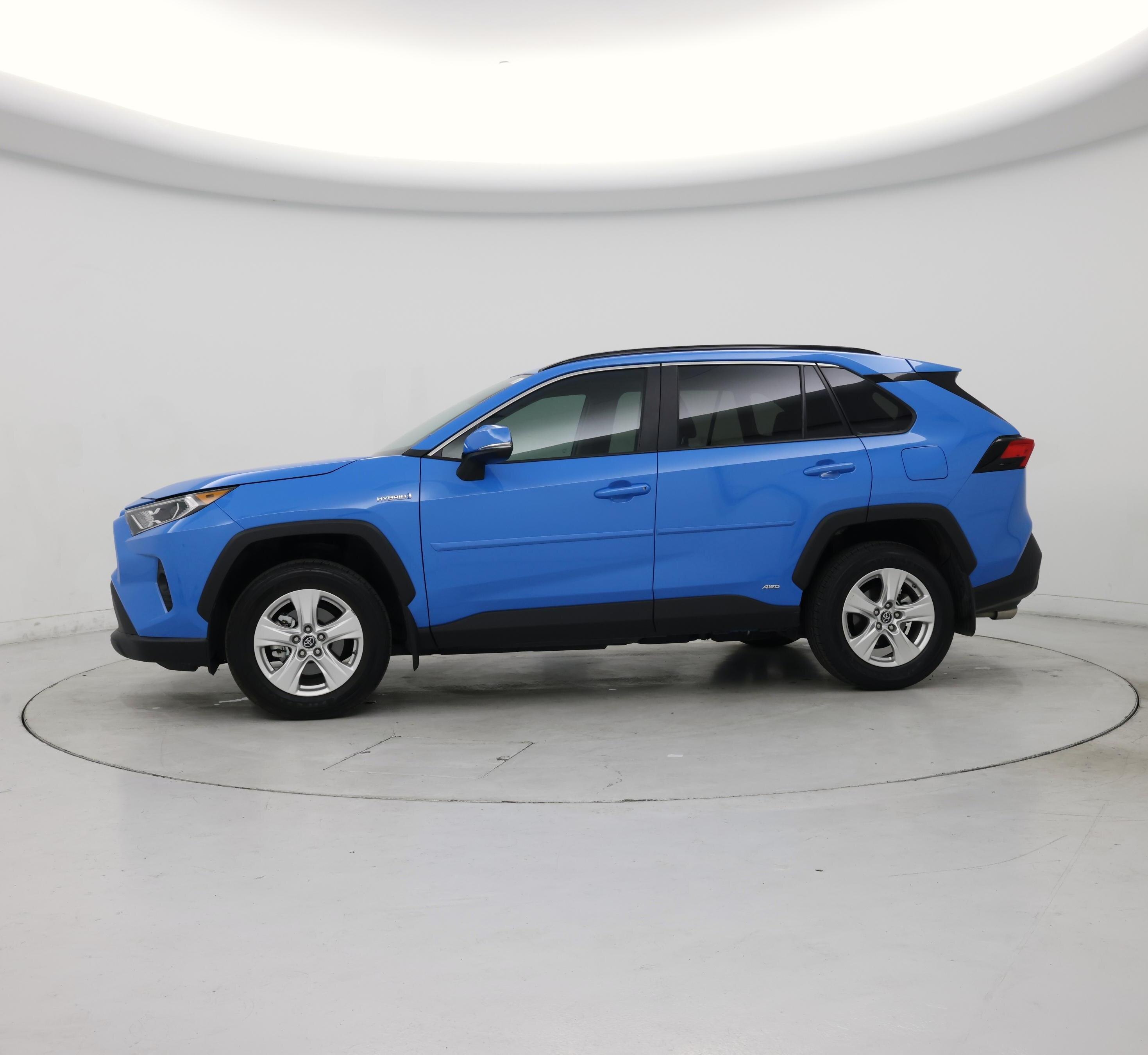 Thumbnail: 2019 Toyota RAV4 - 3