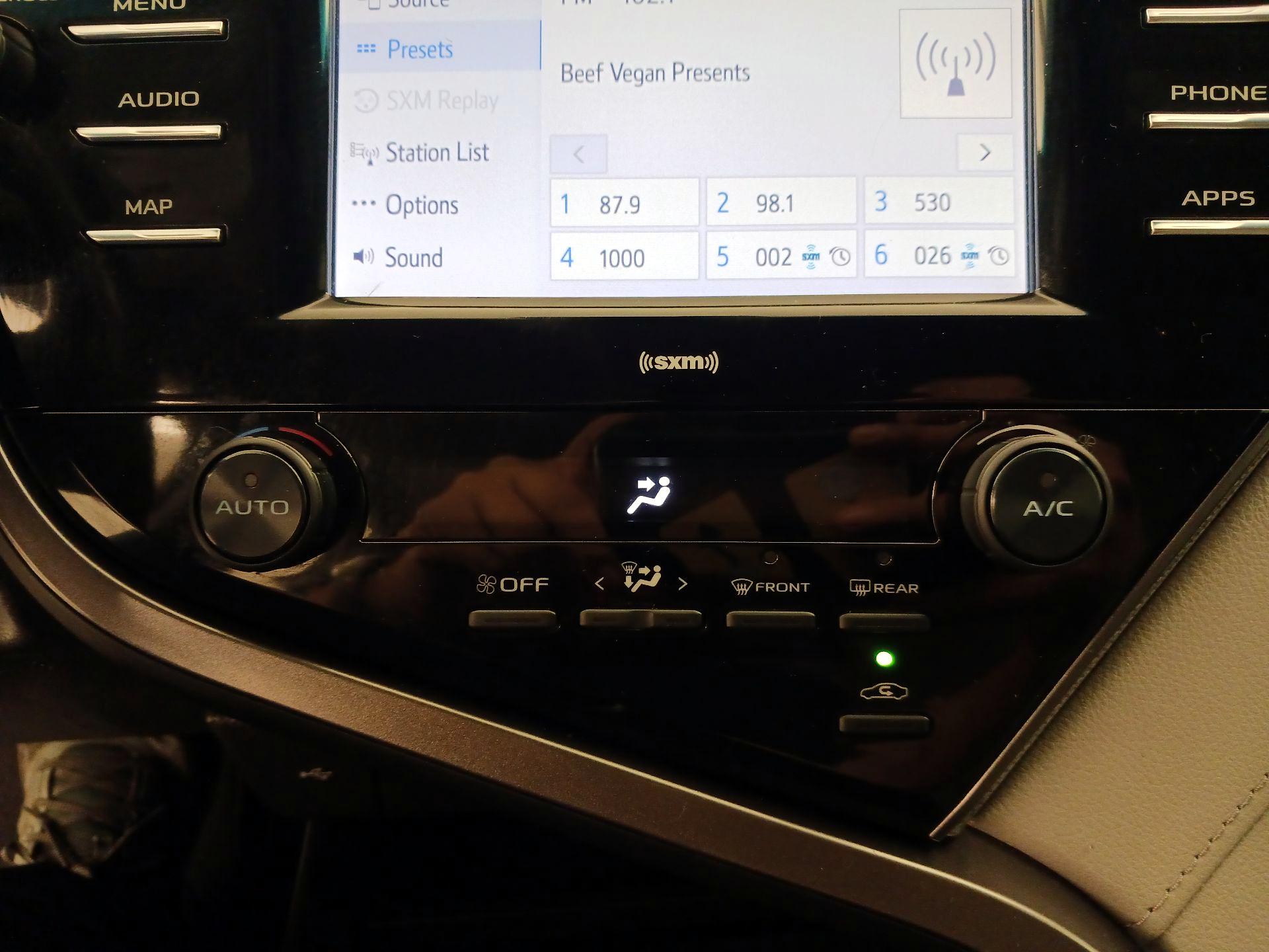 Thumbnail: 2020 Toyota Camry - 16