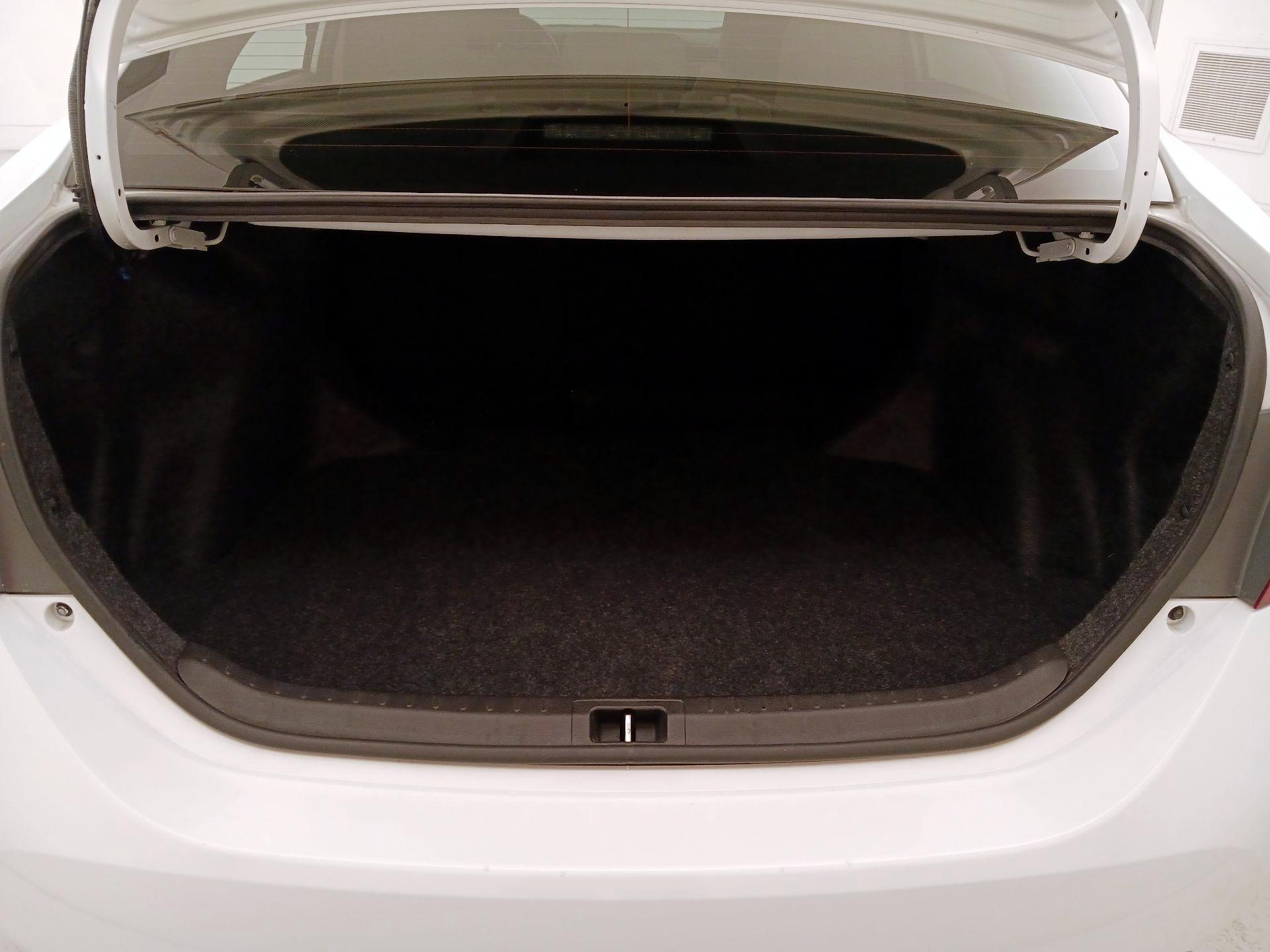 Thumbnail: 2014 Toyota Corolla - 20