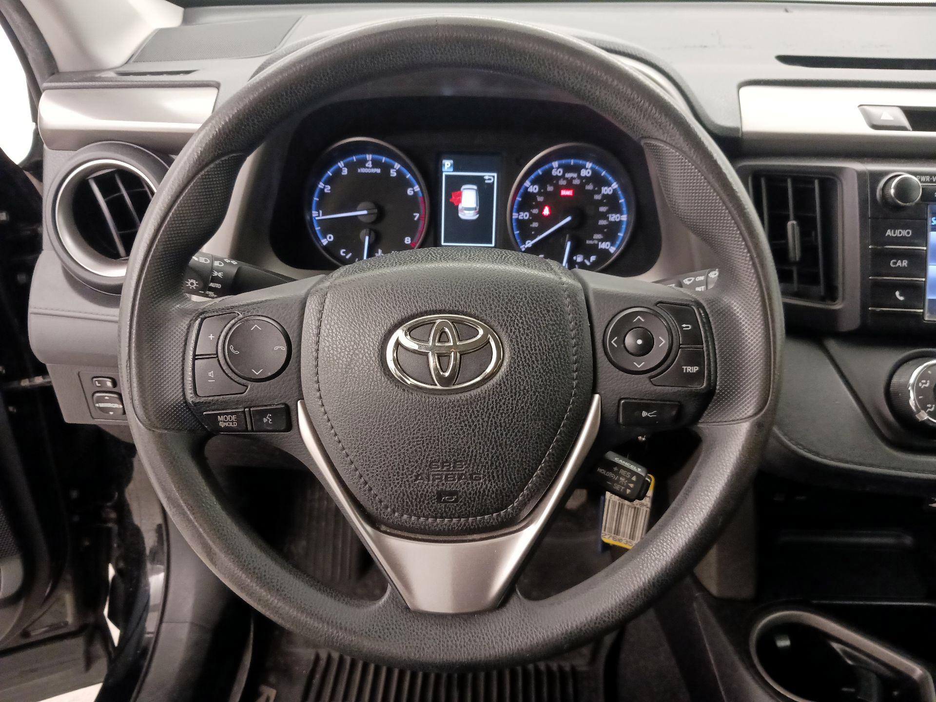 Thumbnail: 2017 Toyota RAV4 - 10