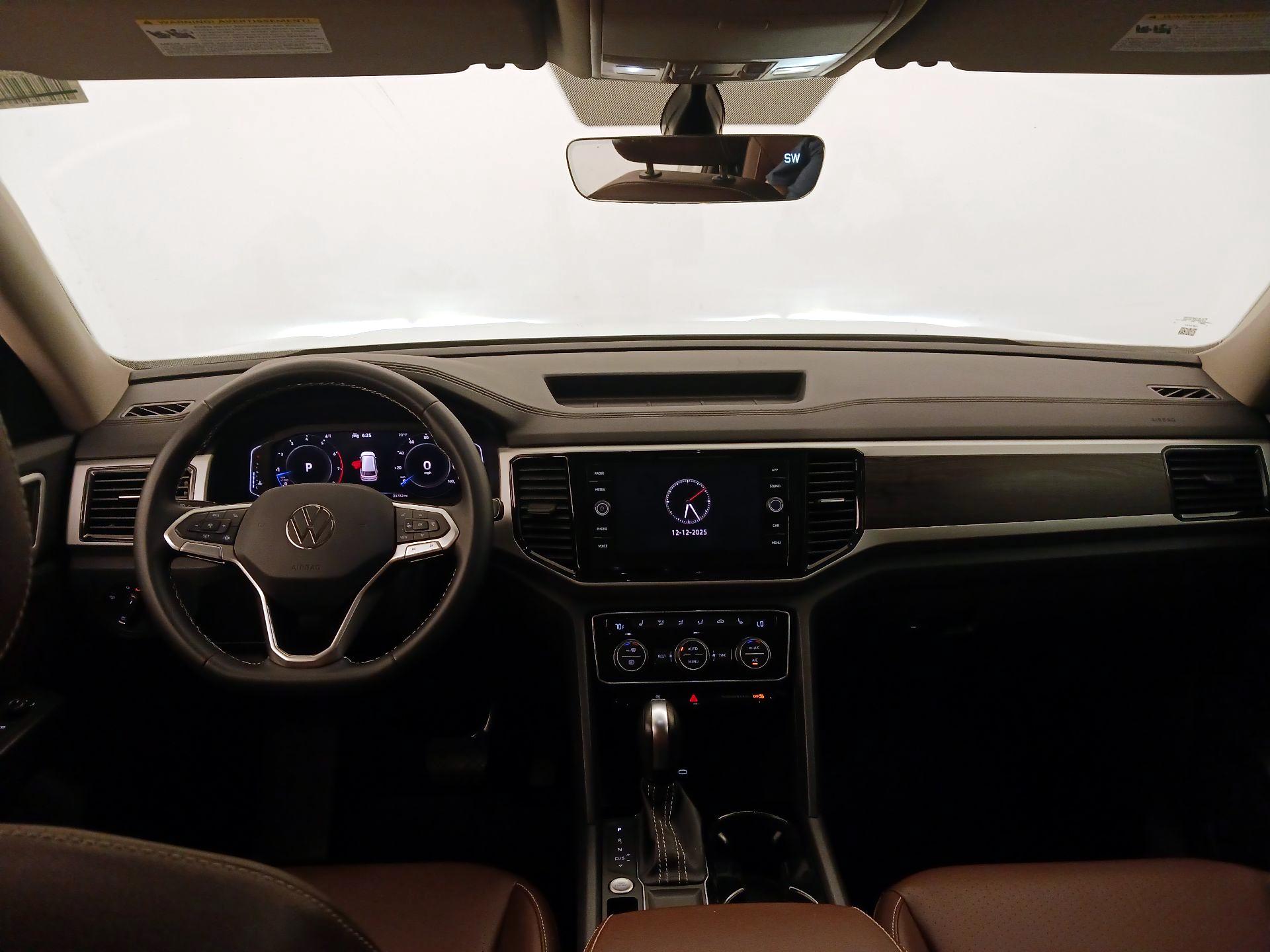 Thumbnail: 2023 Volkswagen Atlas - 9