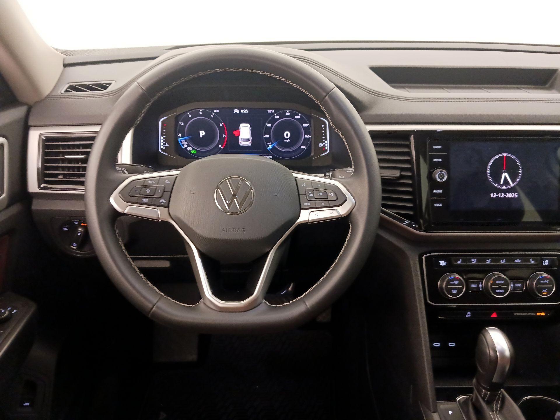 Thumbnail: 2023 Volkswagen Atlas - 10