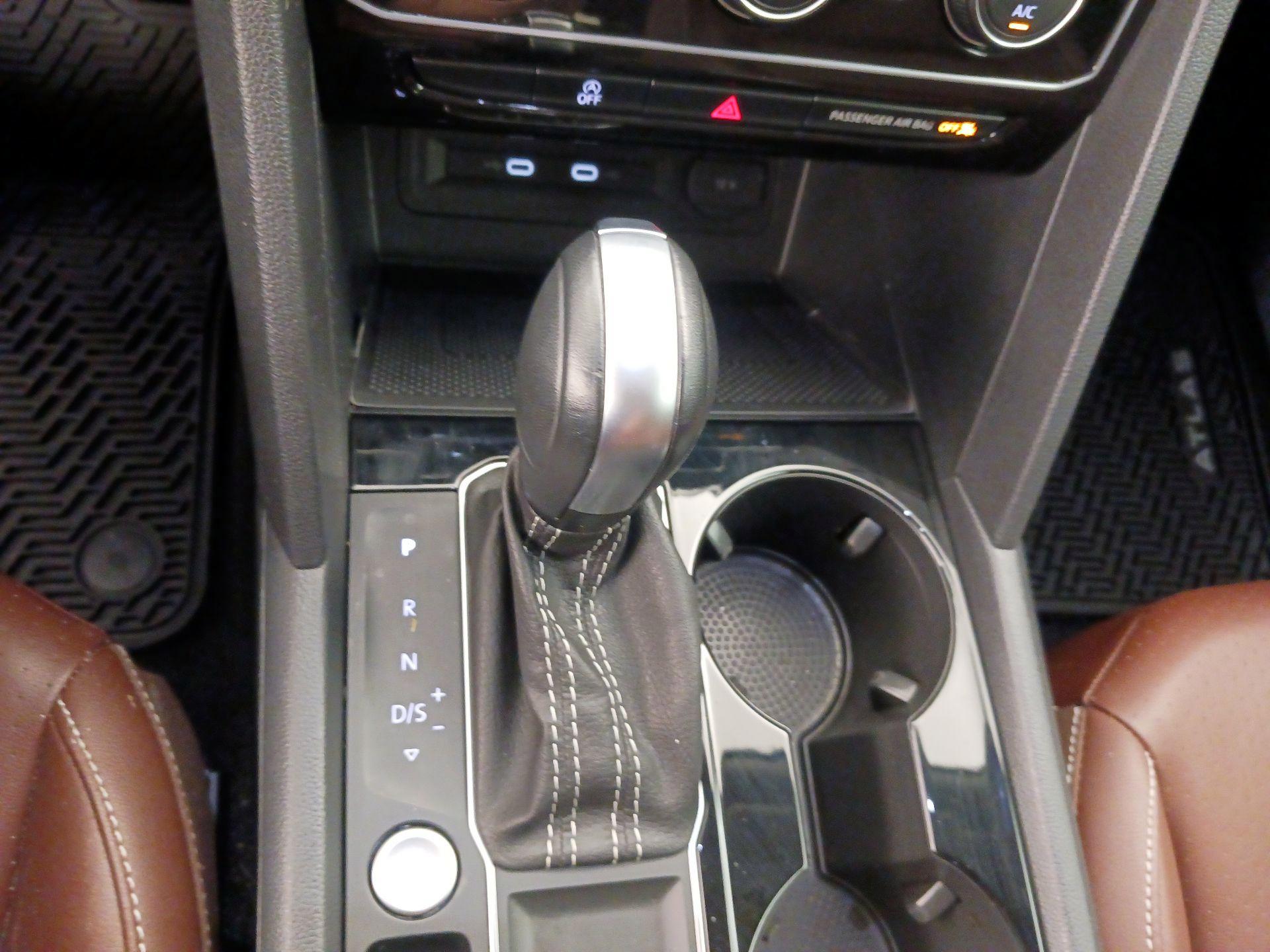 Thumbnail: 2023 Volkswagen Atlas - 17