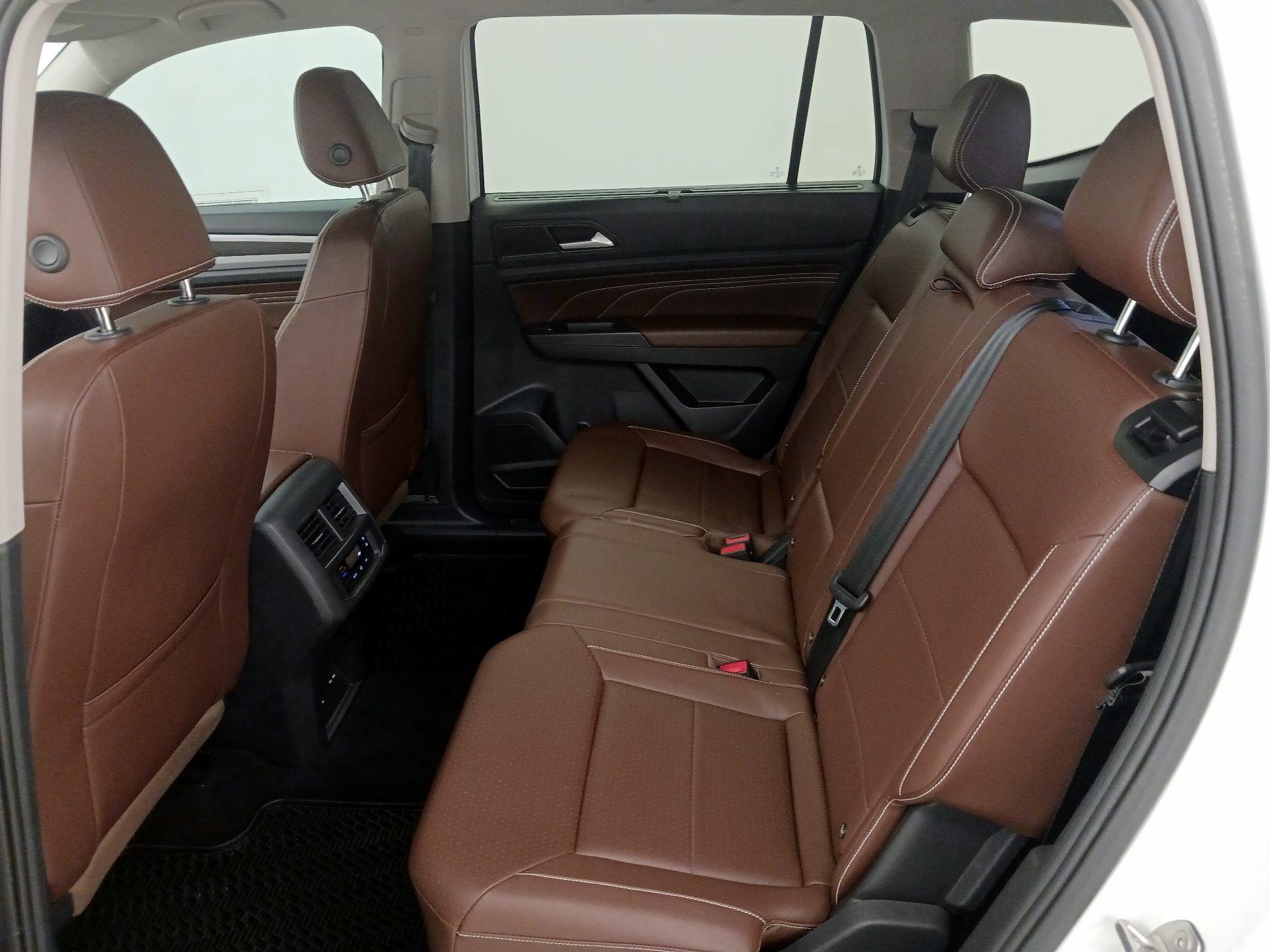 Thumbnail: 2023 Volkswagen Atlas - 19