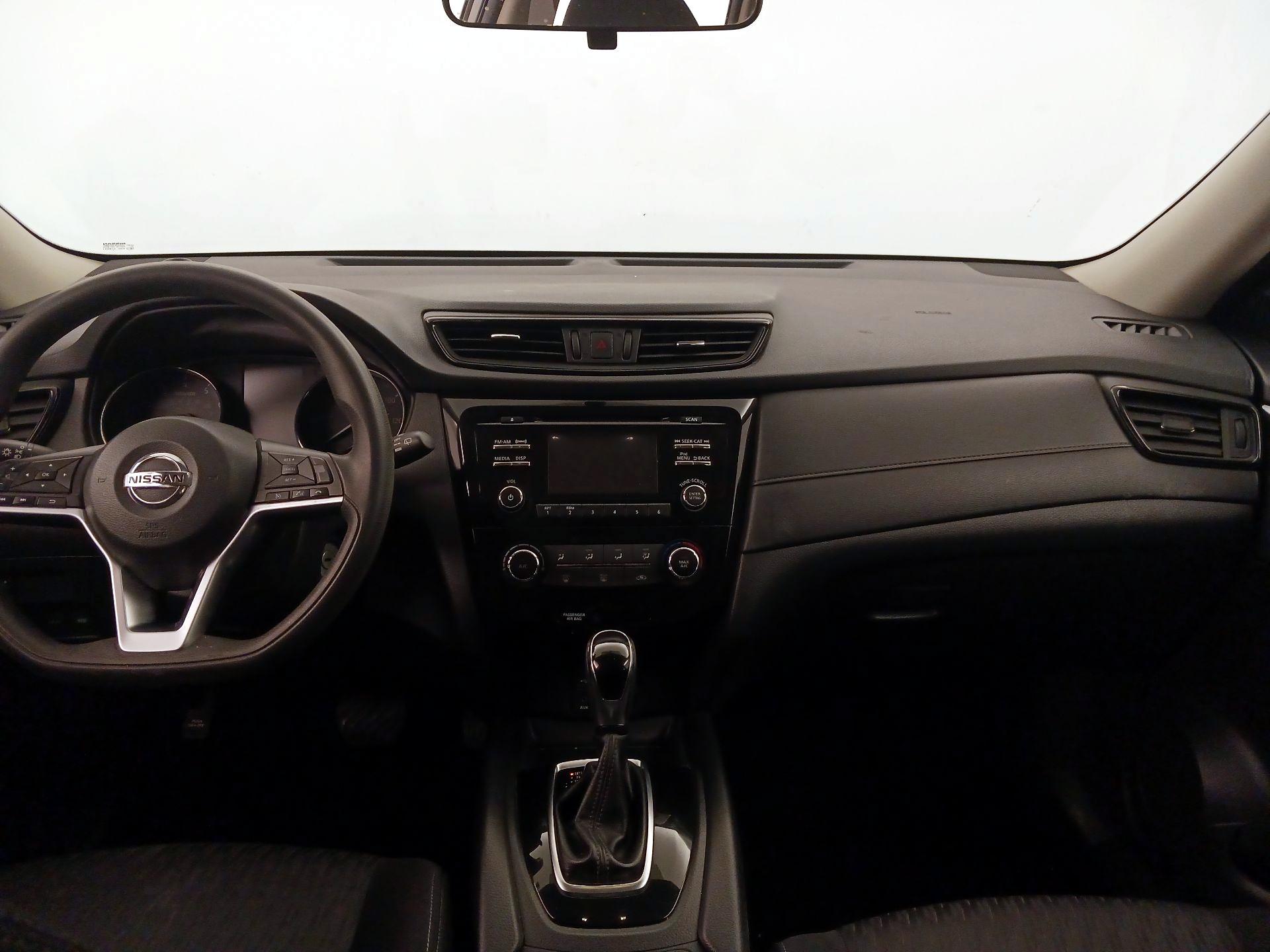 Thumbnail: 2017 Nissan Rogue - 9