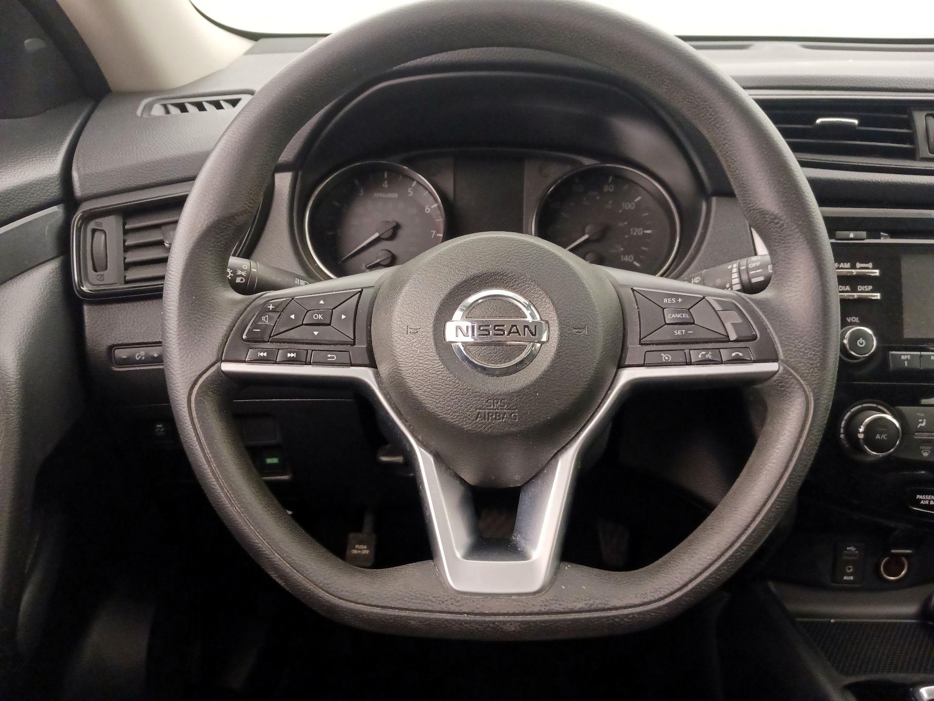 Thumbnail: 2017 Nissan Rogue - 10