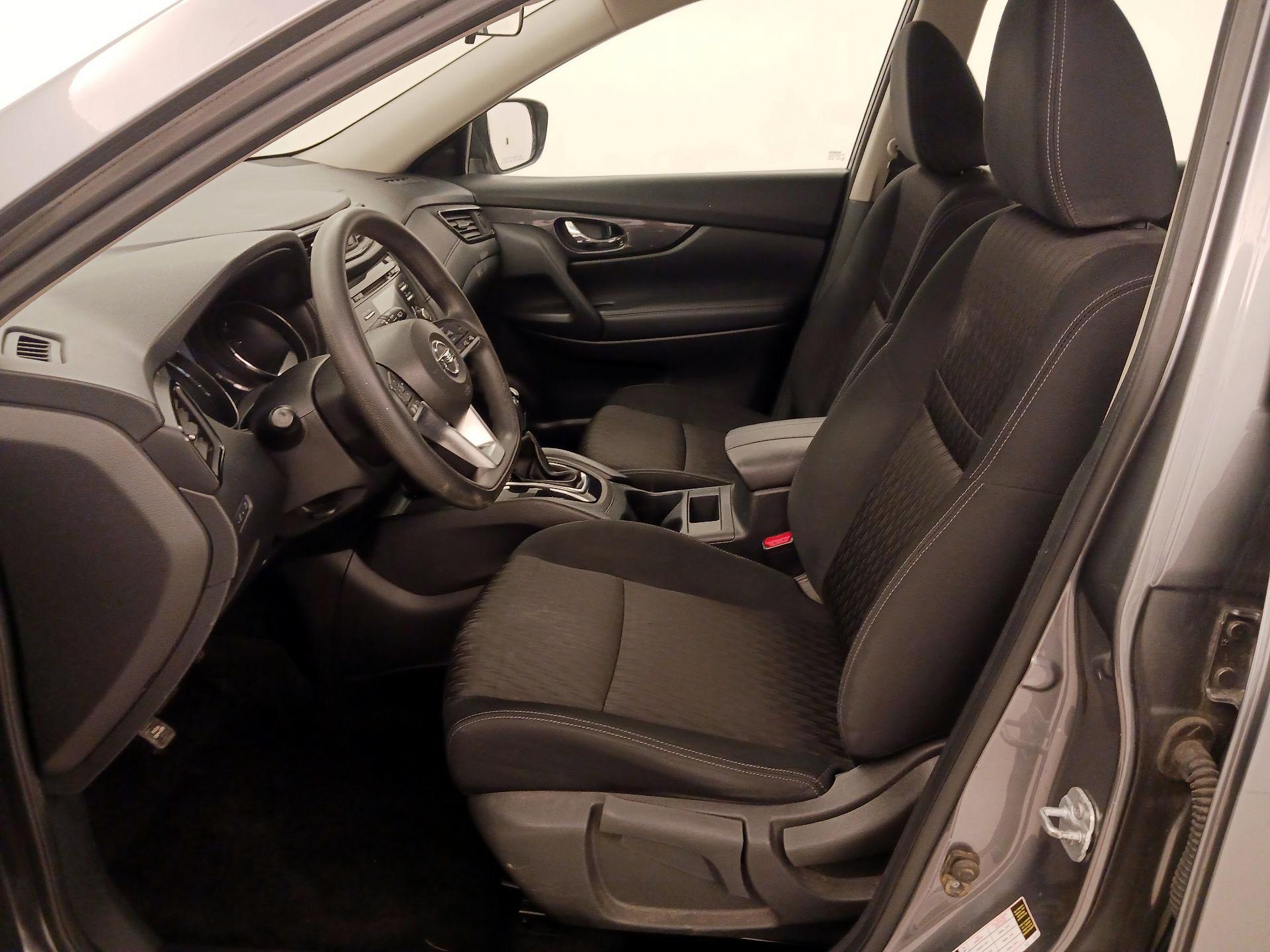 Thumbnail: 2017 Nissan Rogue - 11