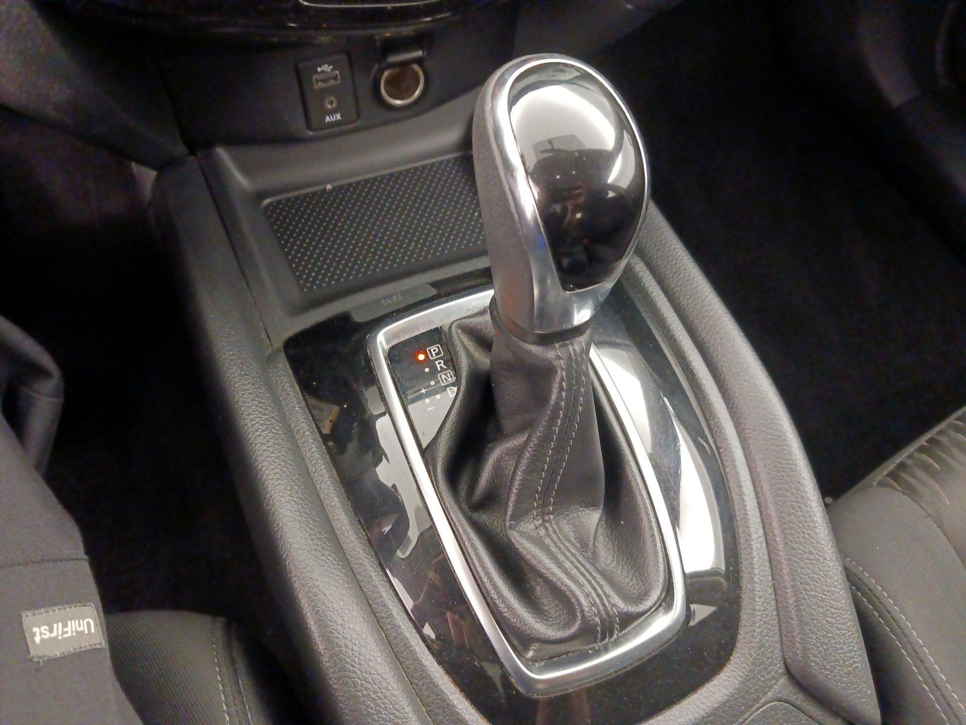 Thumbnail: 2017 Nissan Rogue - 17