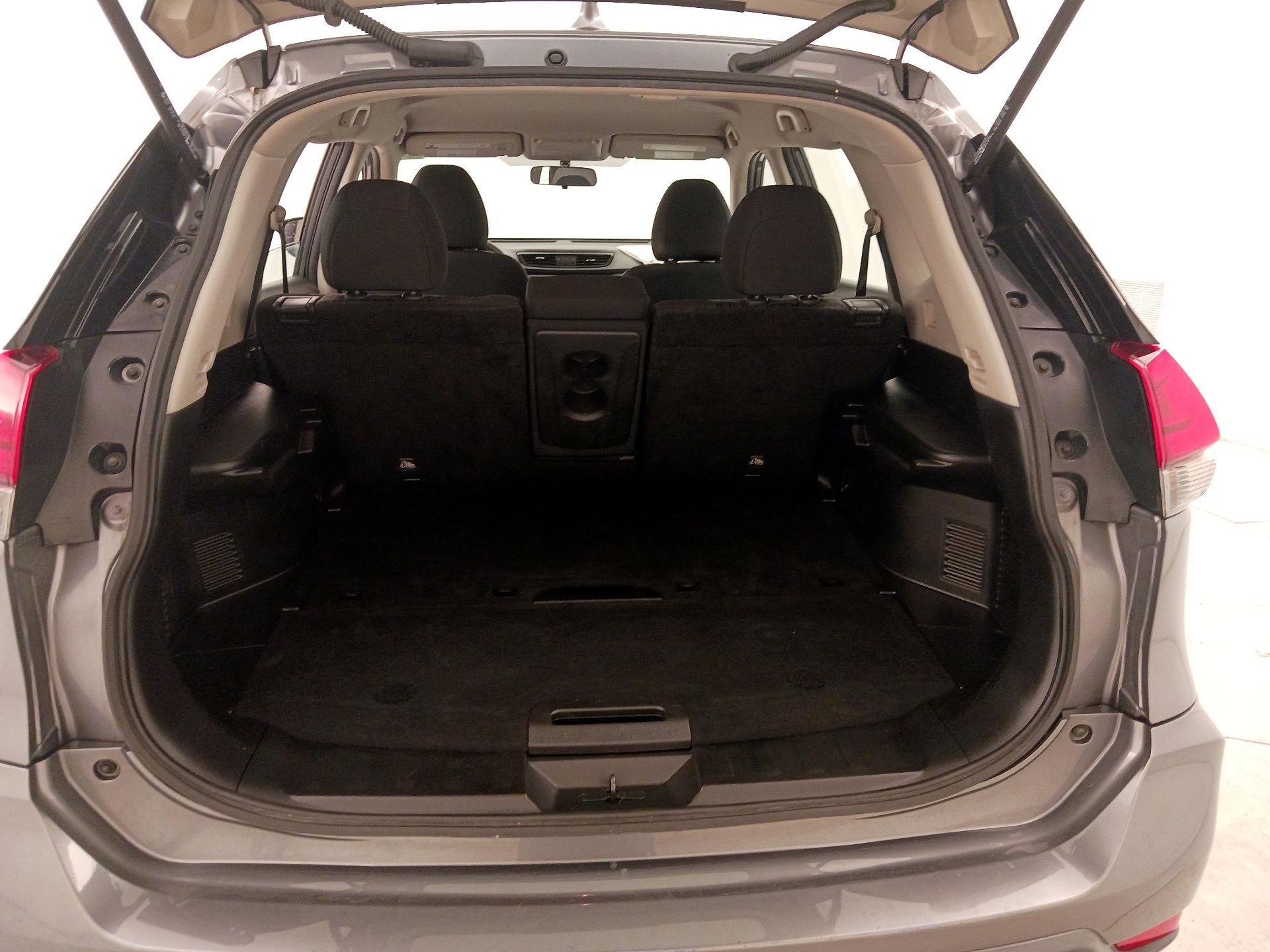 Thumbnail: 2017 Nissan Rogue - 20