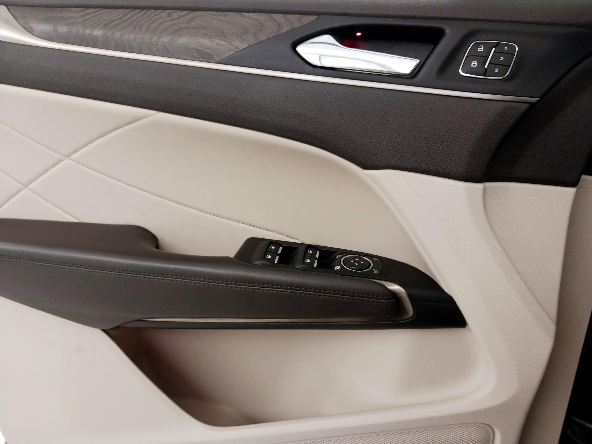 Thumbnail: 2019 Lincoln MKC - 12