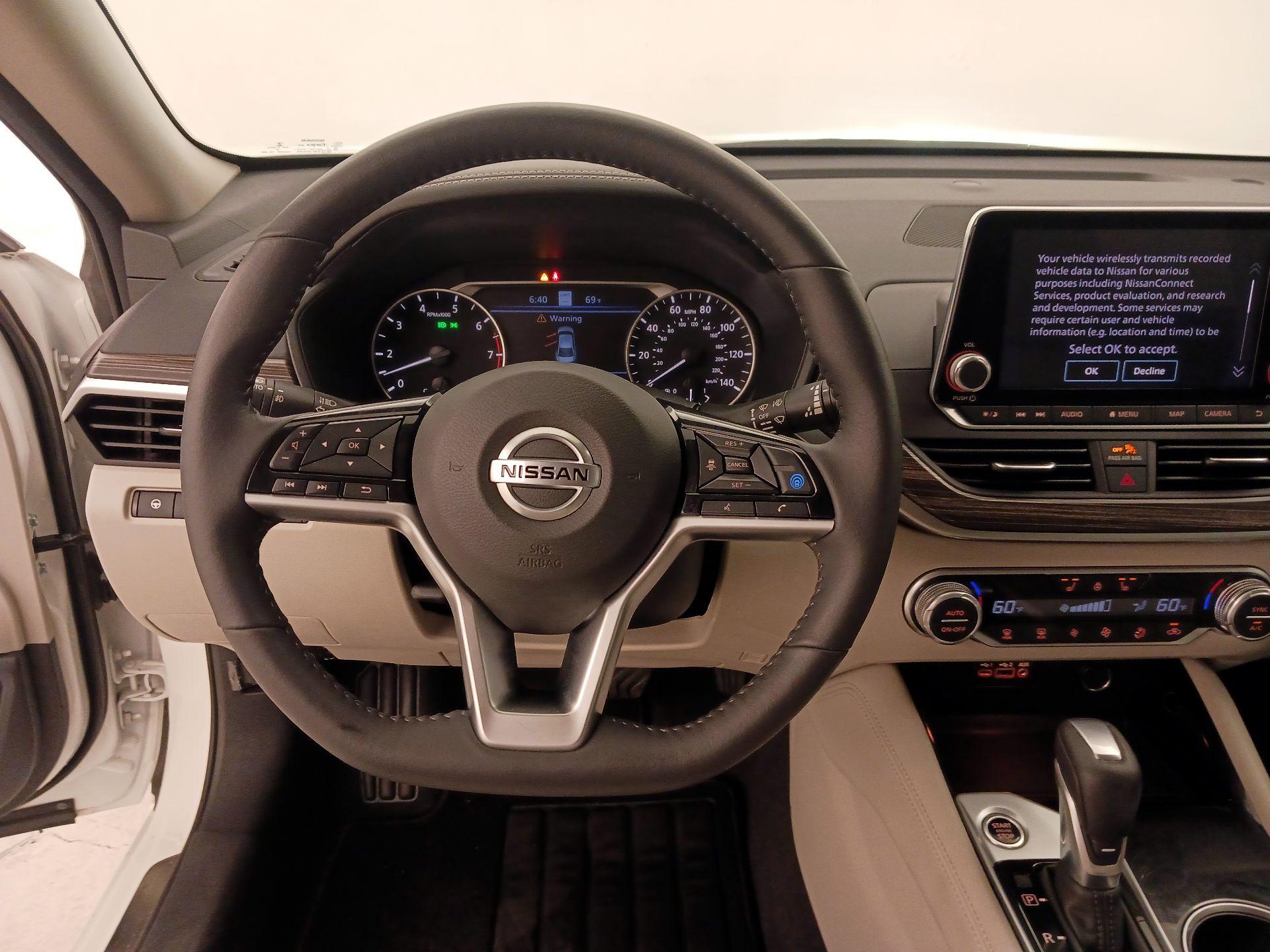 Thumbnail: 2022 Nissan Altima - 10