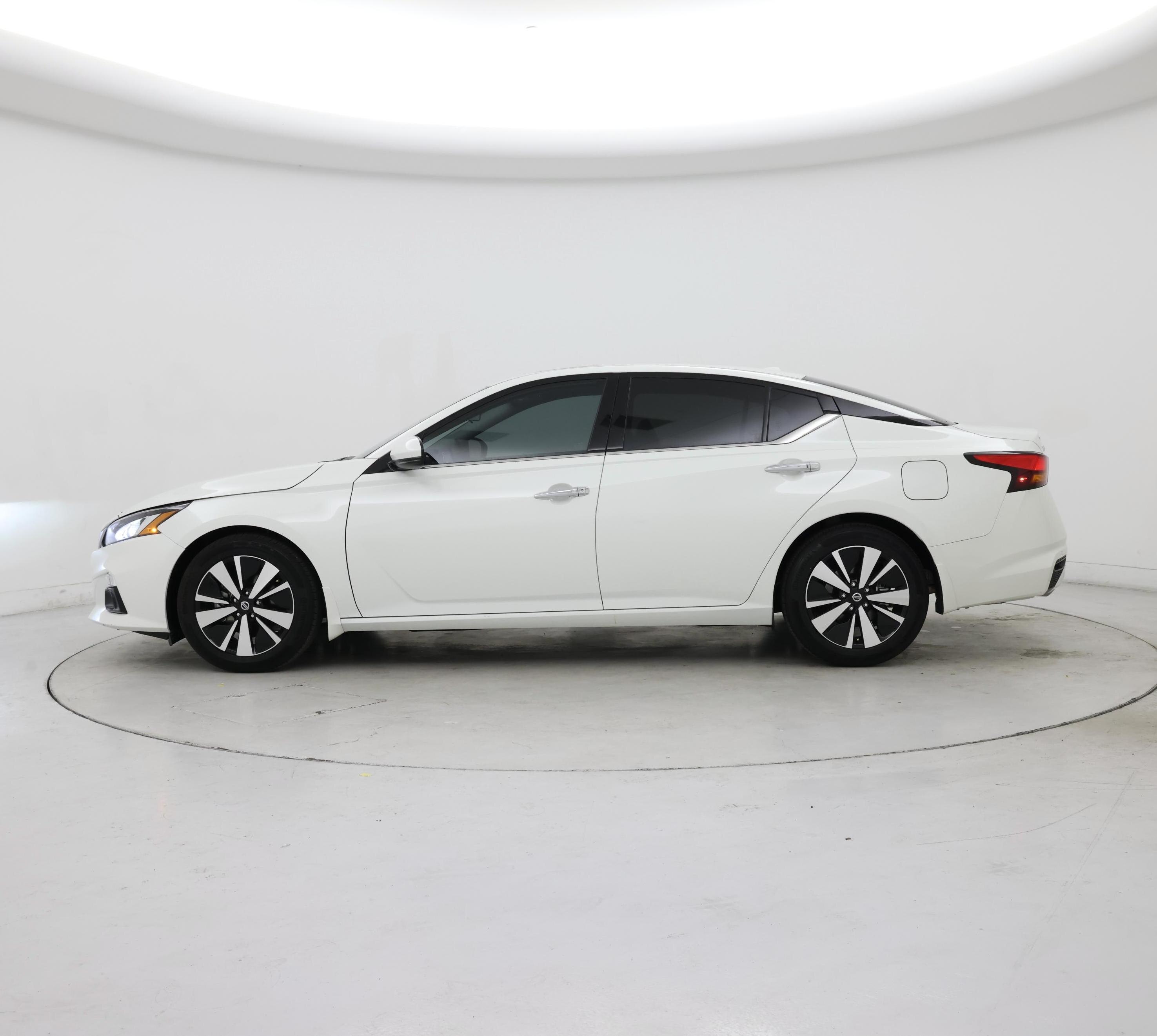 Thumbnail: 2022 Nissan Altima - 3