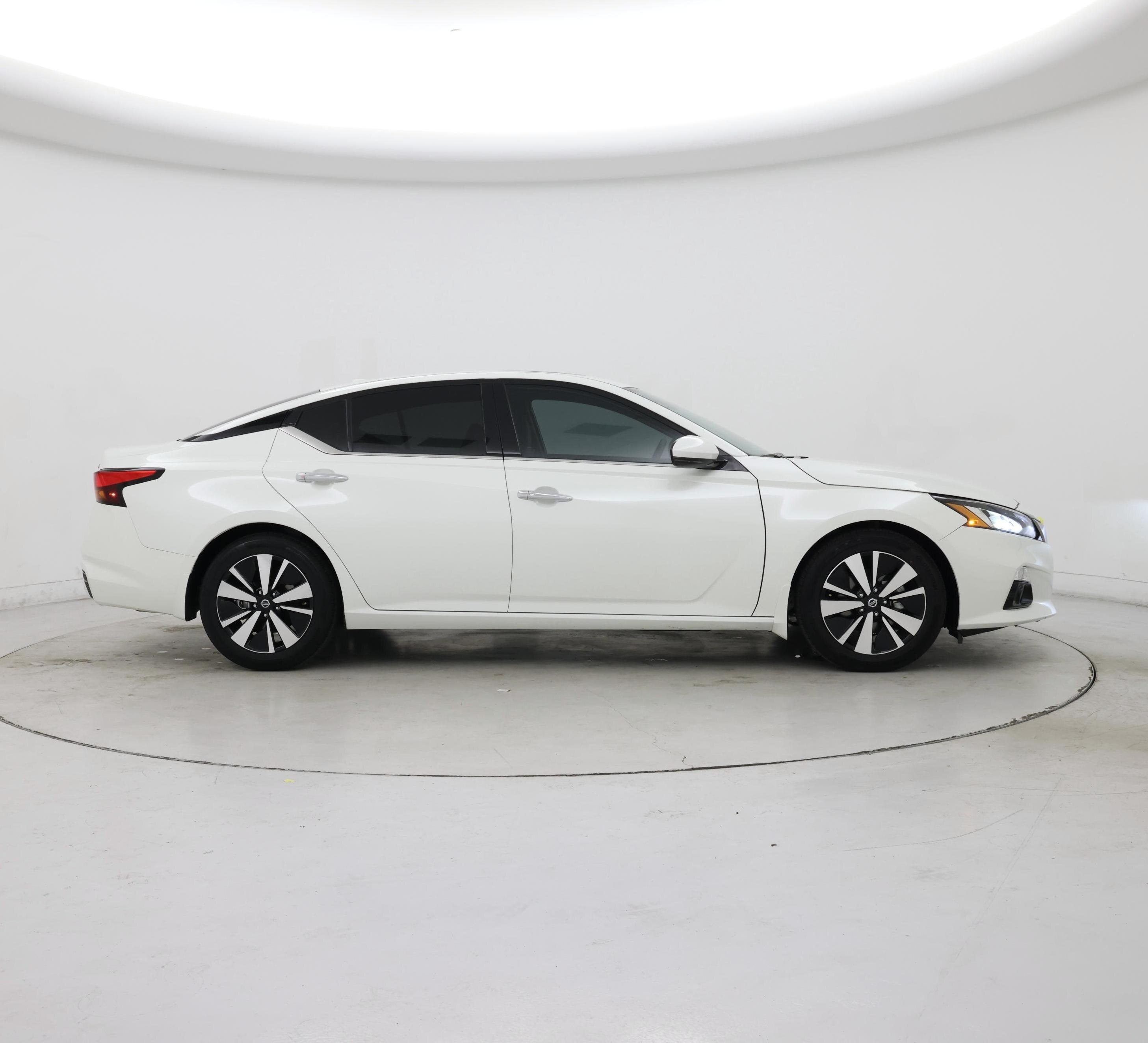 Thumbnail: 2022 Nissan Altima - 7