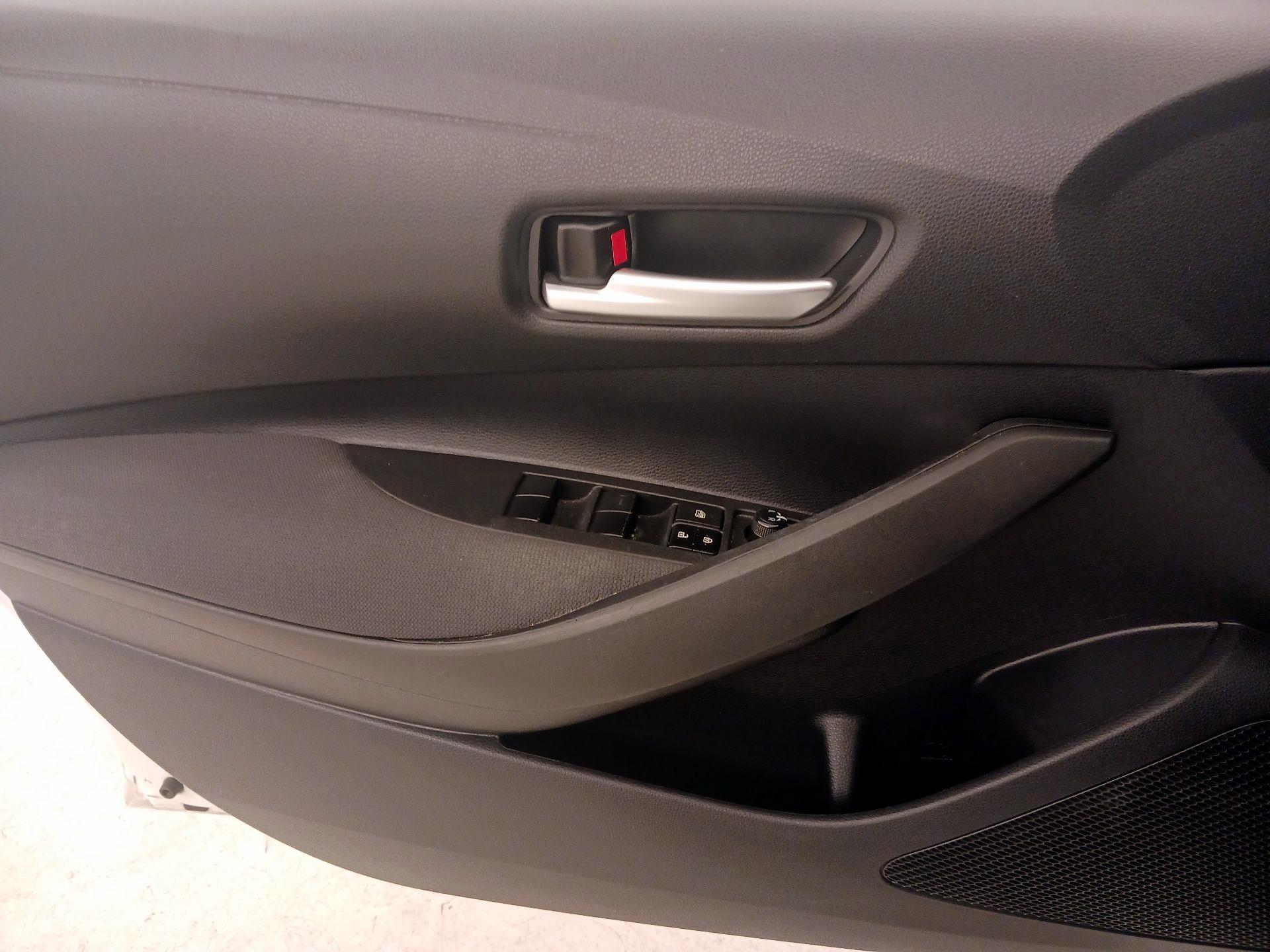 Thumbnail: 2021 Toyota Corolla - 12