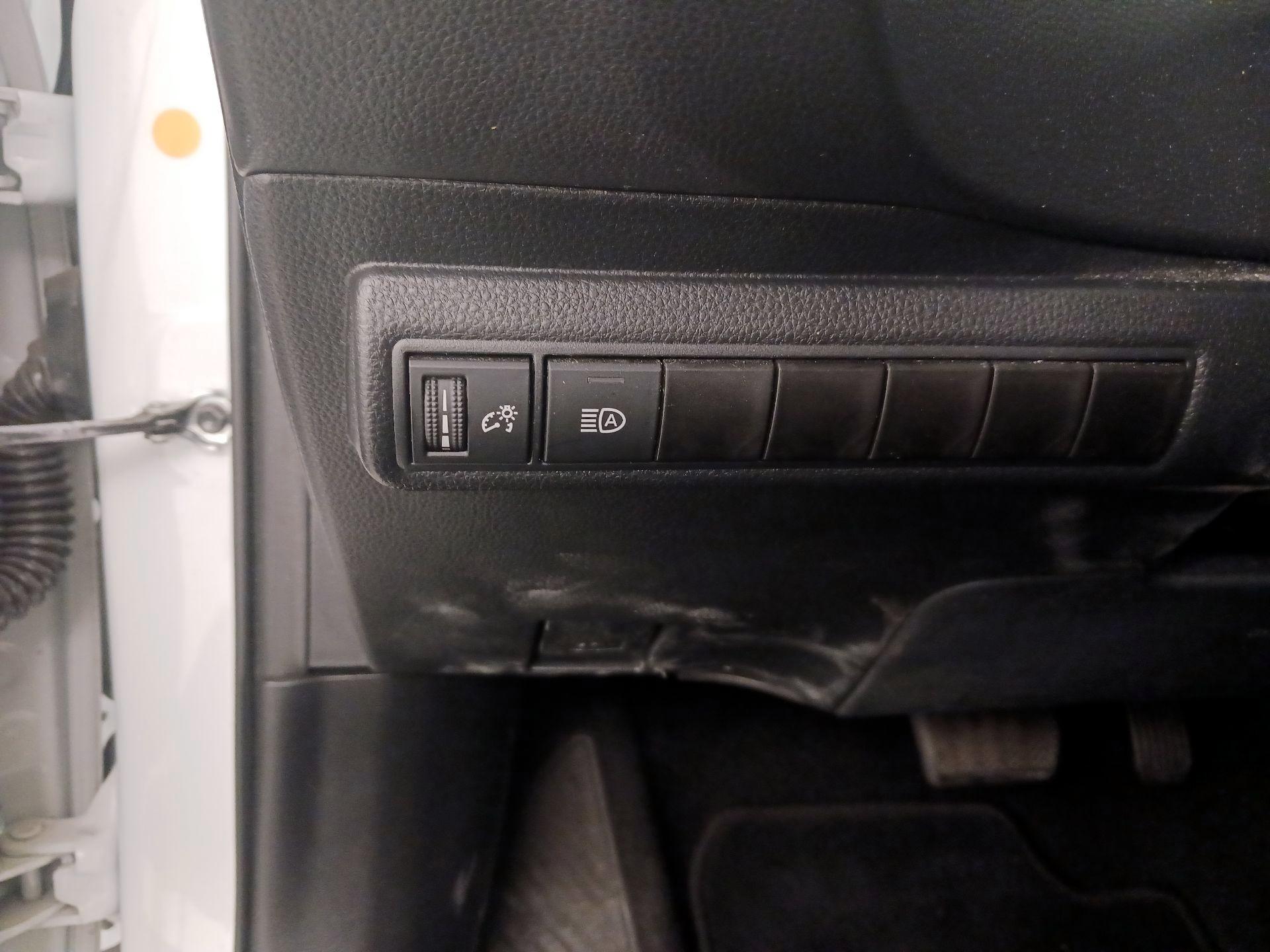 Thumbnail: 2021 Toyota Corolla - 13