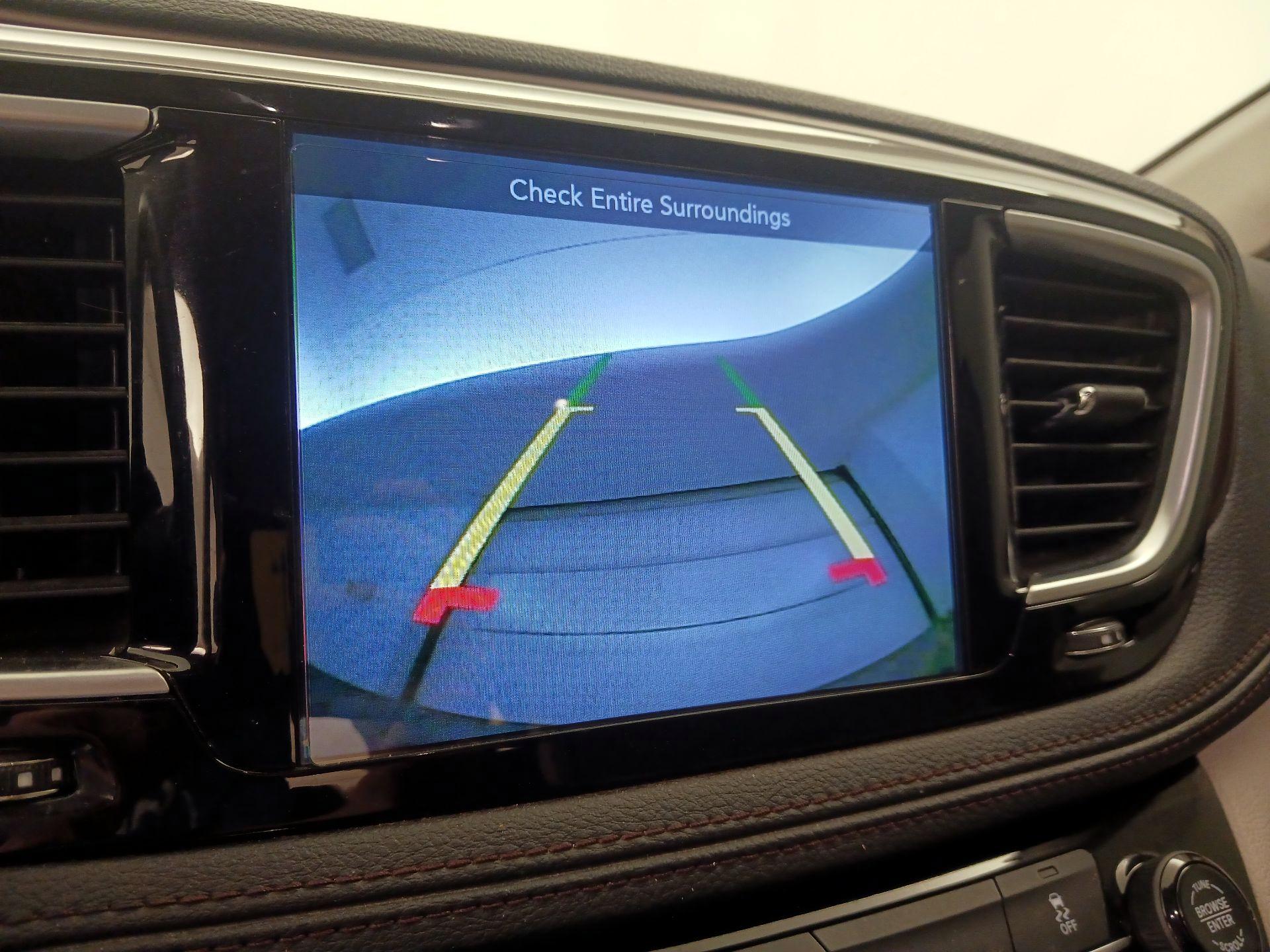 Thumbnail: 2017 Chrysler Pacifica - 15