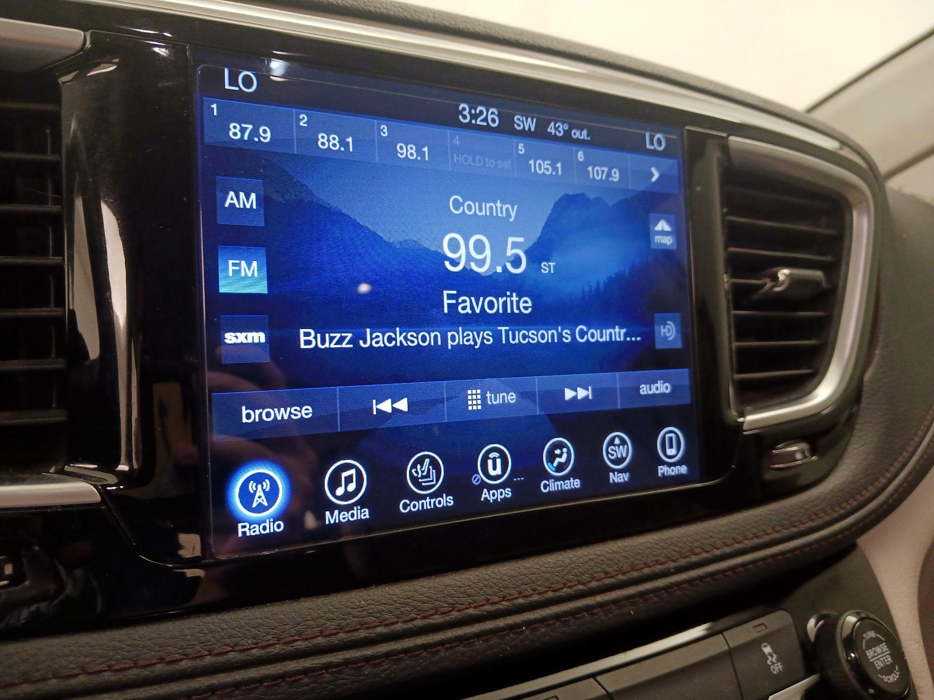 Thumbnail: 2017 Chrysler Pacifica - 16