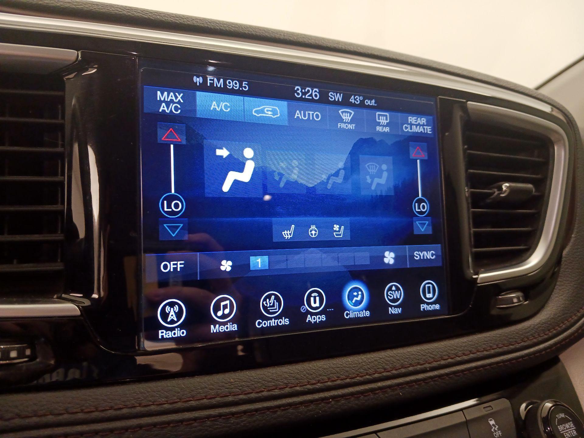 Thumbnail: 2017 Chrysler Pacifica - 17