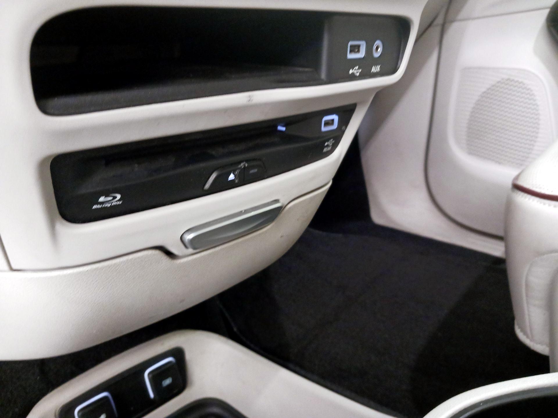 Thumbnail: 2017 Chrysler Pacifica - 19