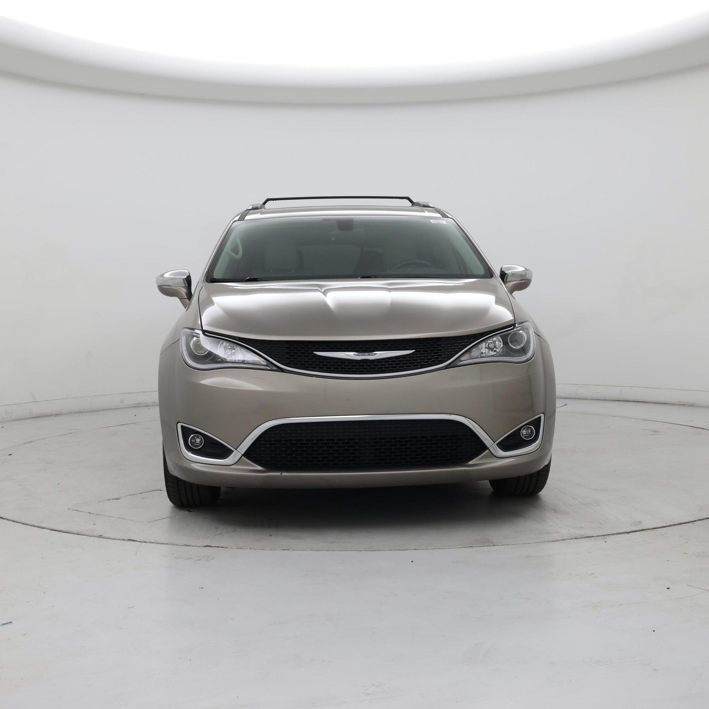 Thumbnail: 2017 Chrysler Pacifica - 5