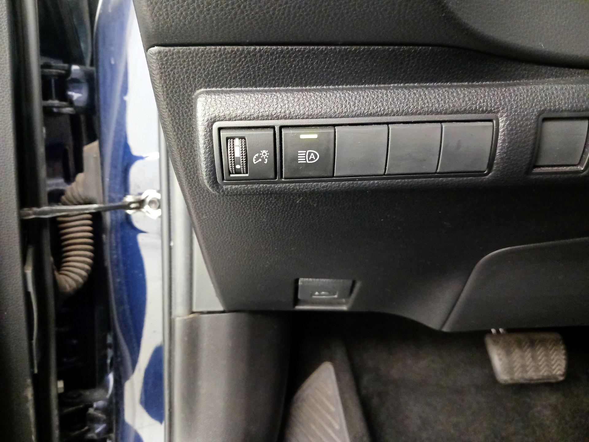 Thumbnail: 2022 Toyota Corolla - 13