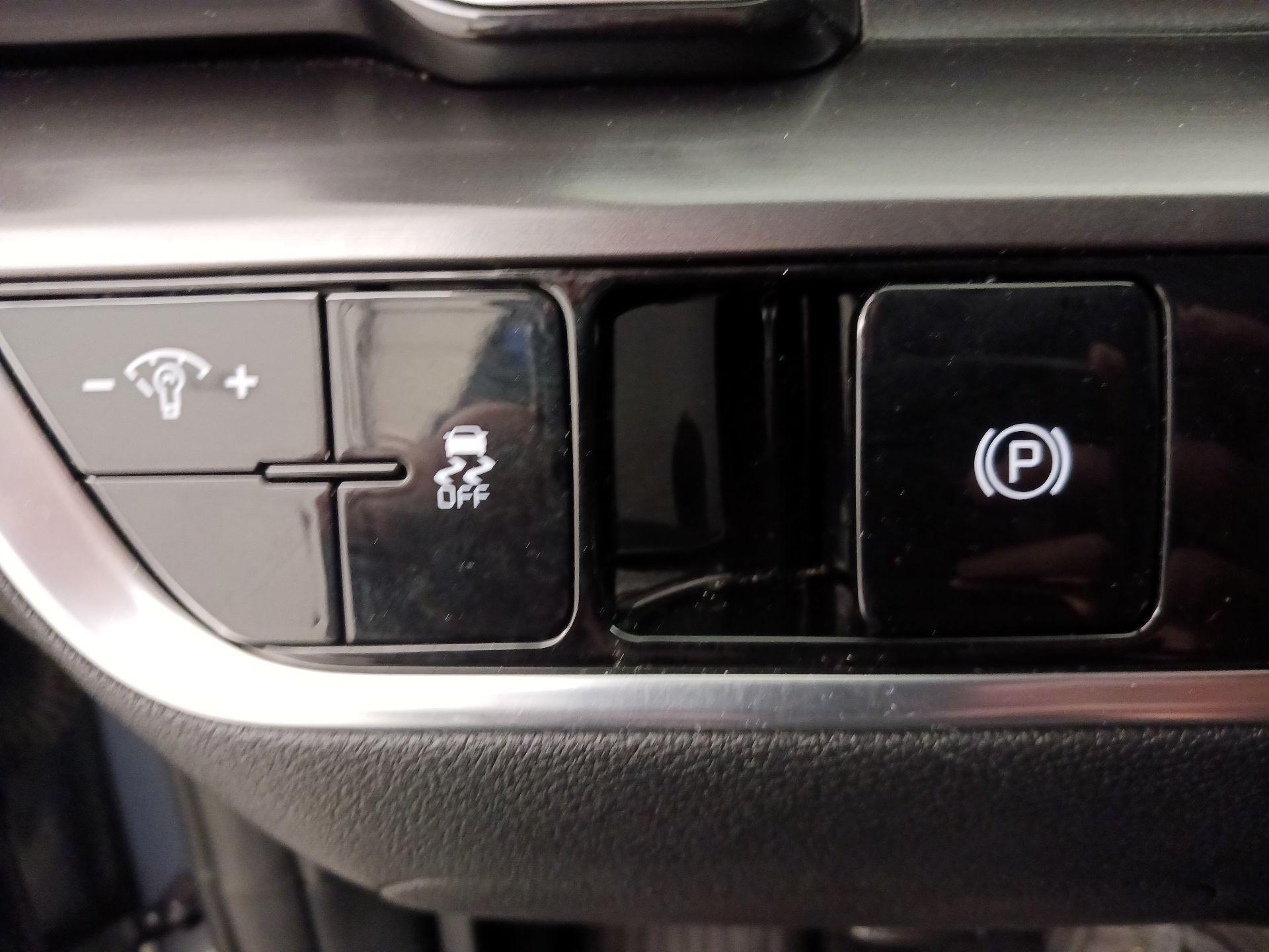 Thumbnail: 2023 Kia Sportage - 13