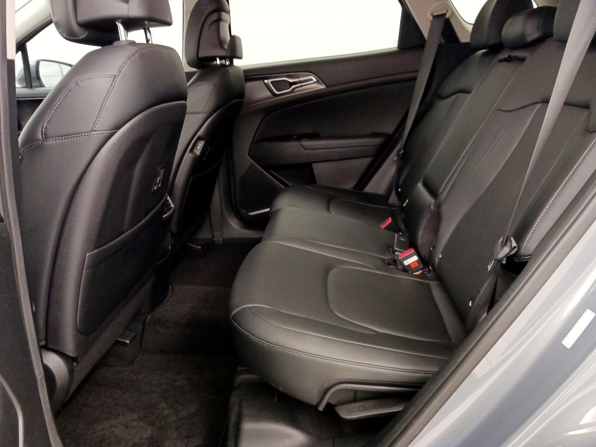 Thumbnail: 2023 Kia Sportage - 20