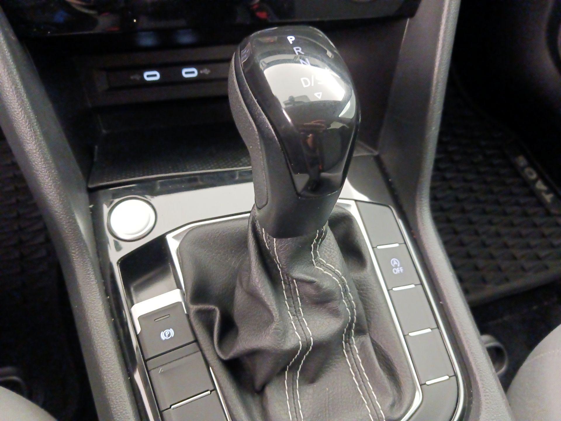 Thumbnail: 2023 Volkswagen Taos - 17