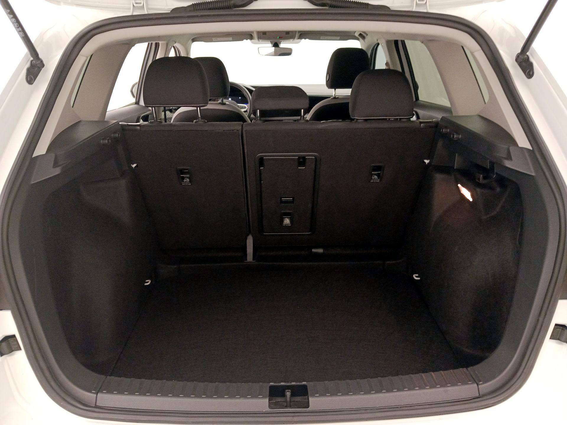 Thumbnail: 2023 Volkswagen Taos - 20