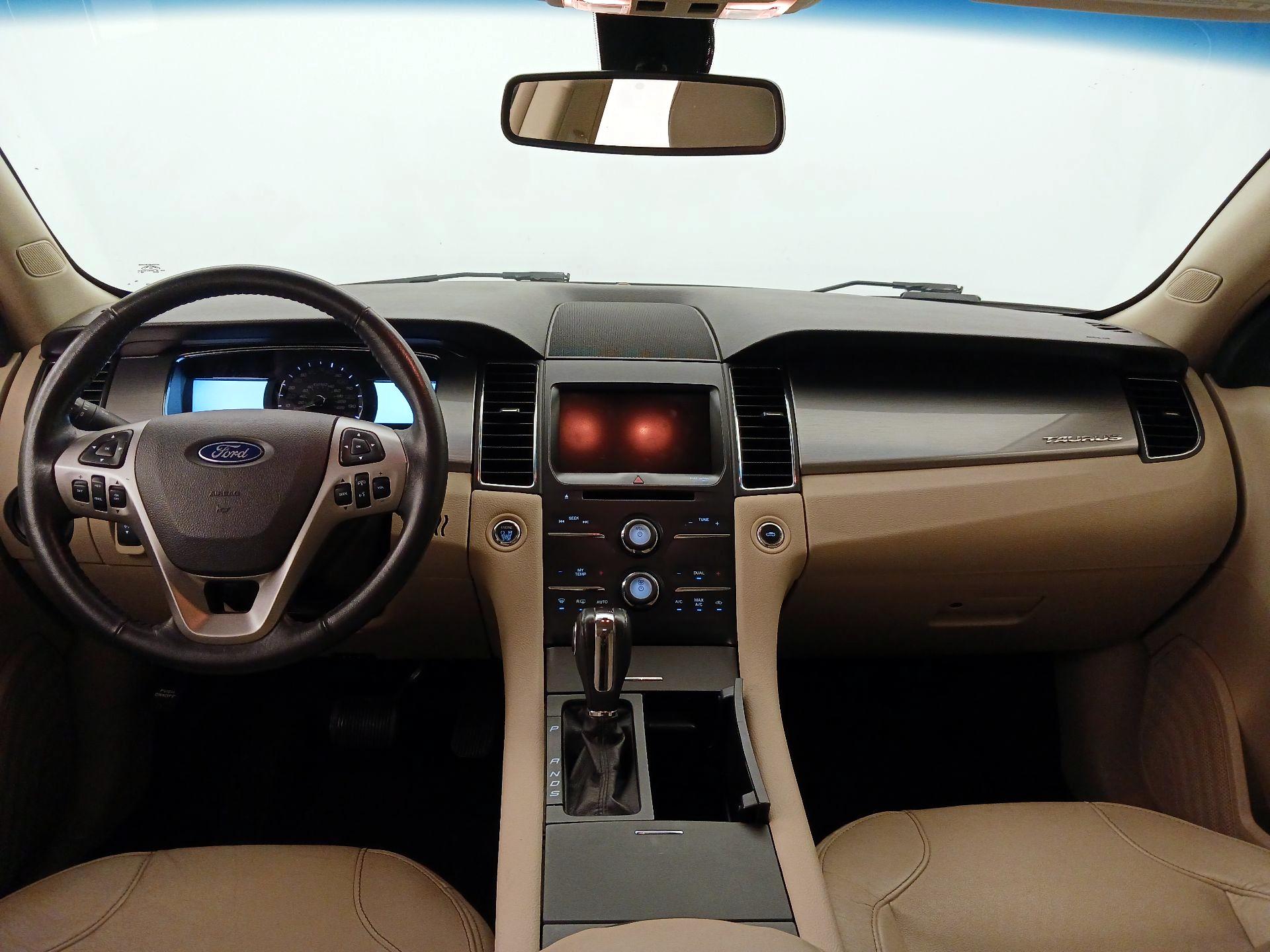 Thumbnail: 2015 Ford Taurus - 9