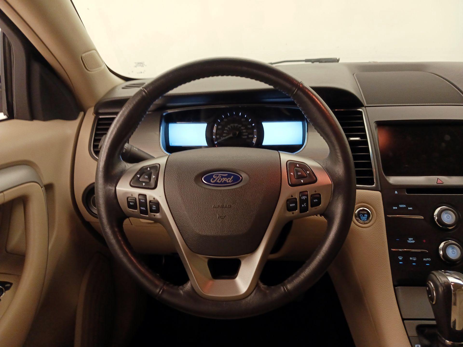 Thumbnail: 2015 Ford Taurus - 10