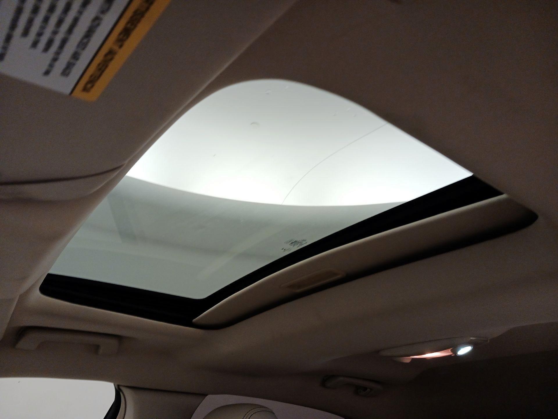 Thumbnail: 2015 Ford Taurus - 20