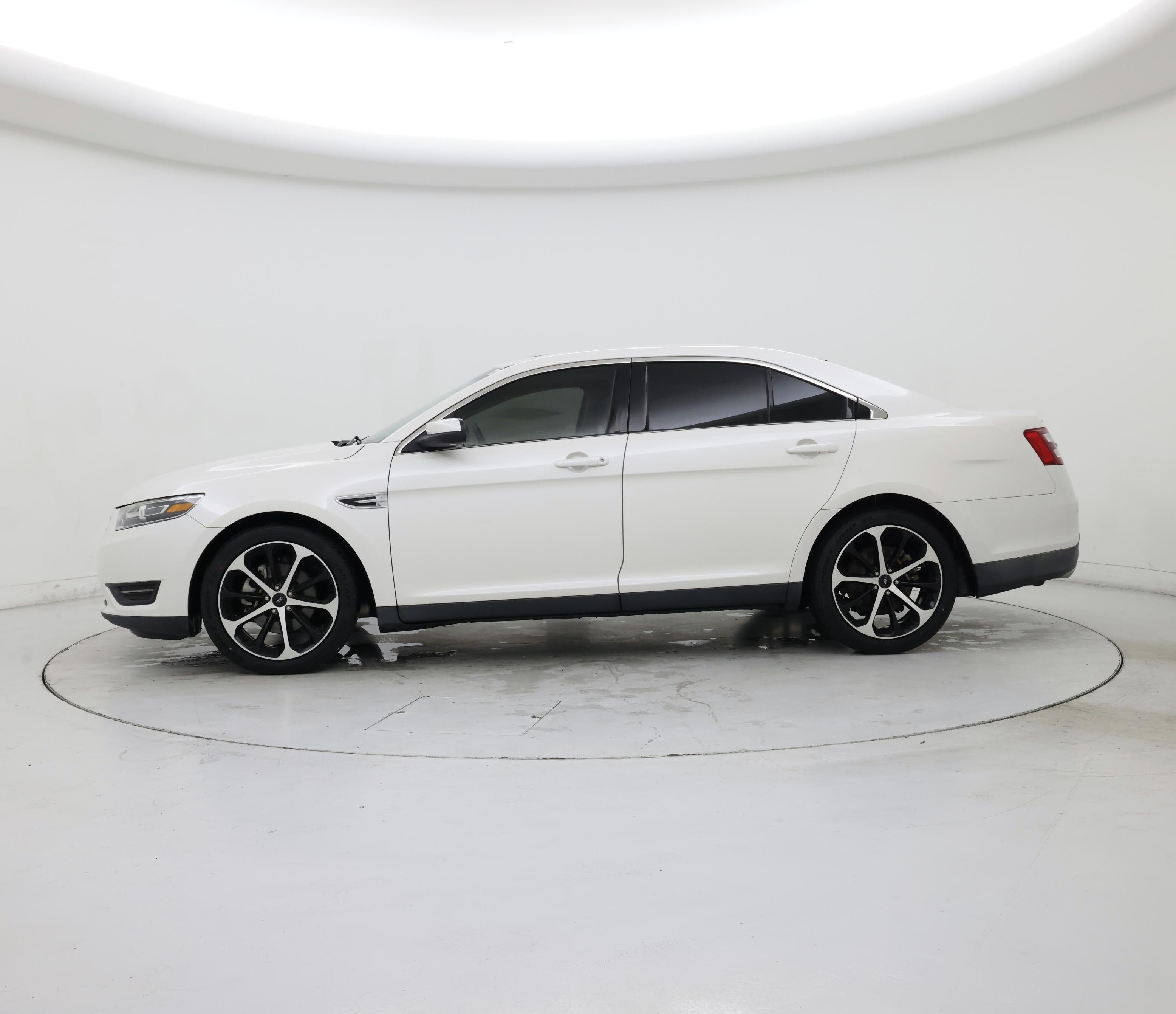 Thumbnail: 2015 Ford Taurus - 3