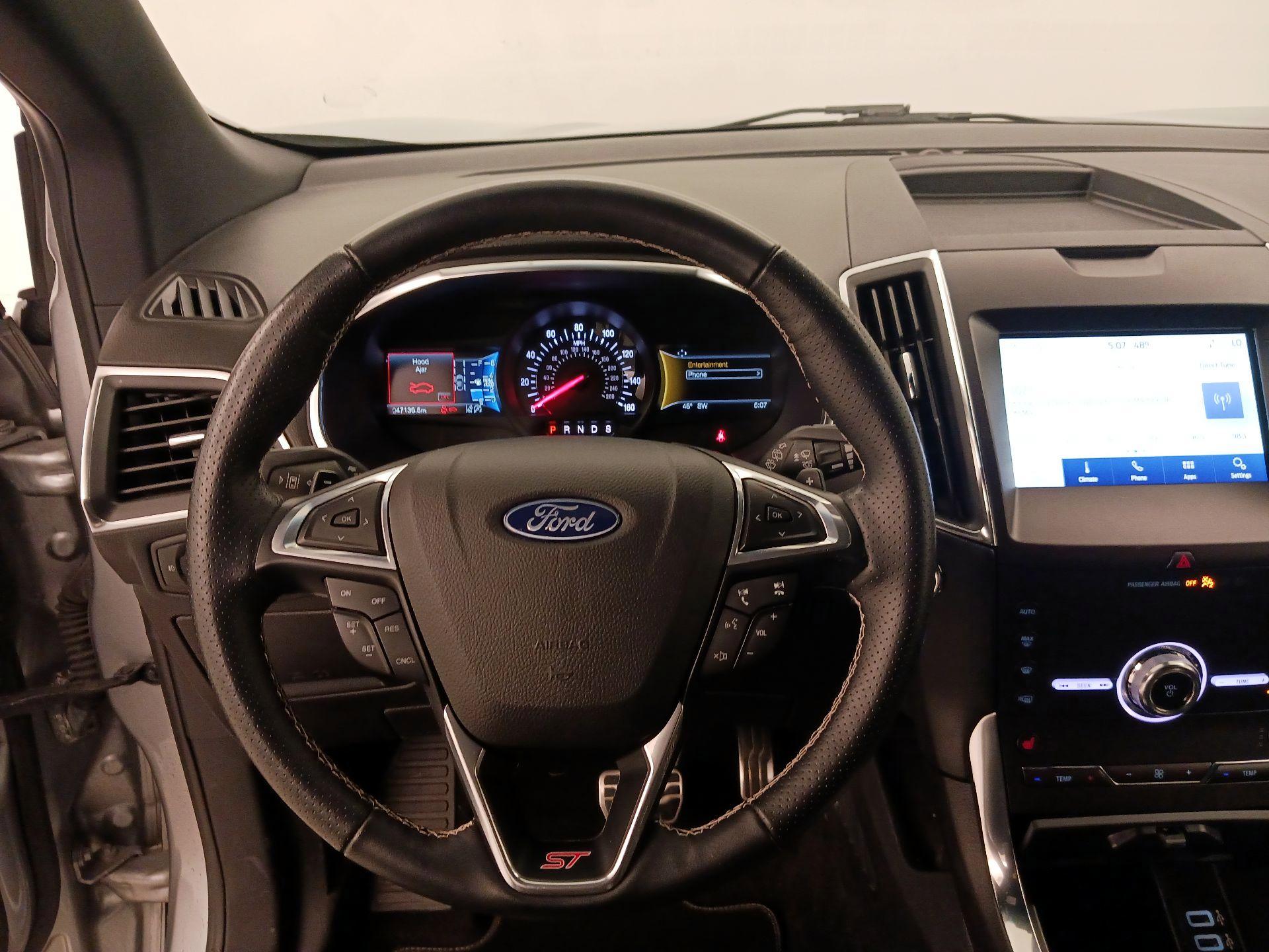 Thumbnail: 2020 Ford Edge - 10