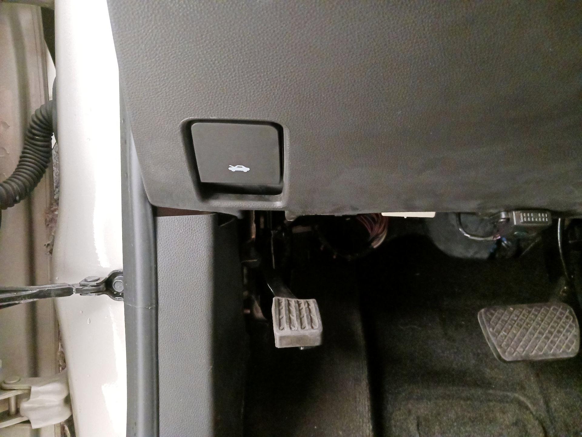 Thumbnail: 2015 Chevrolet Equinox - 13