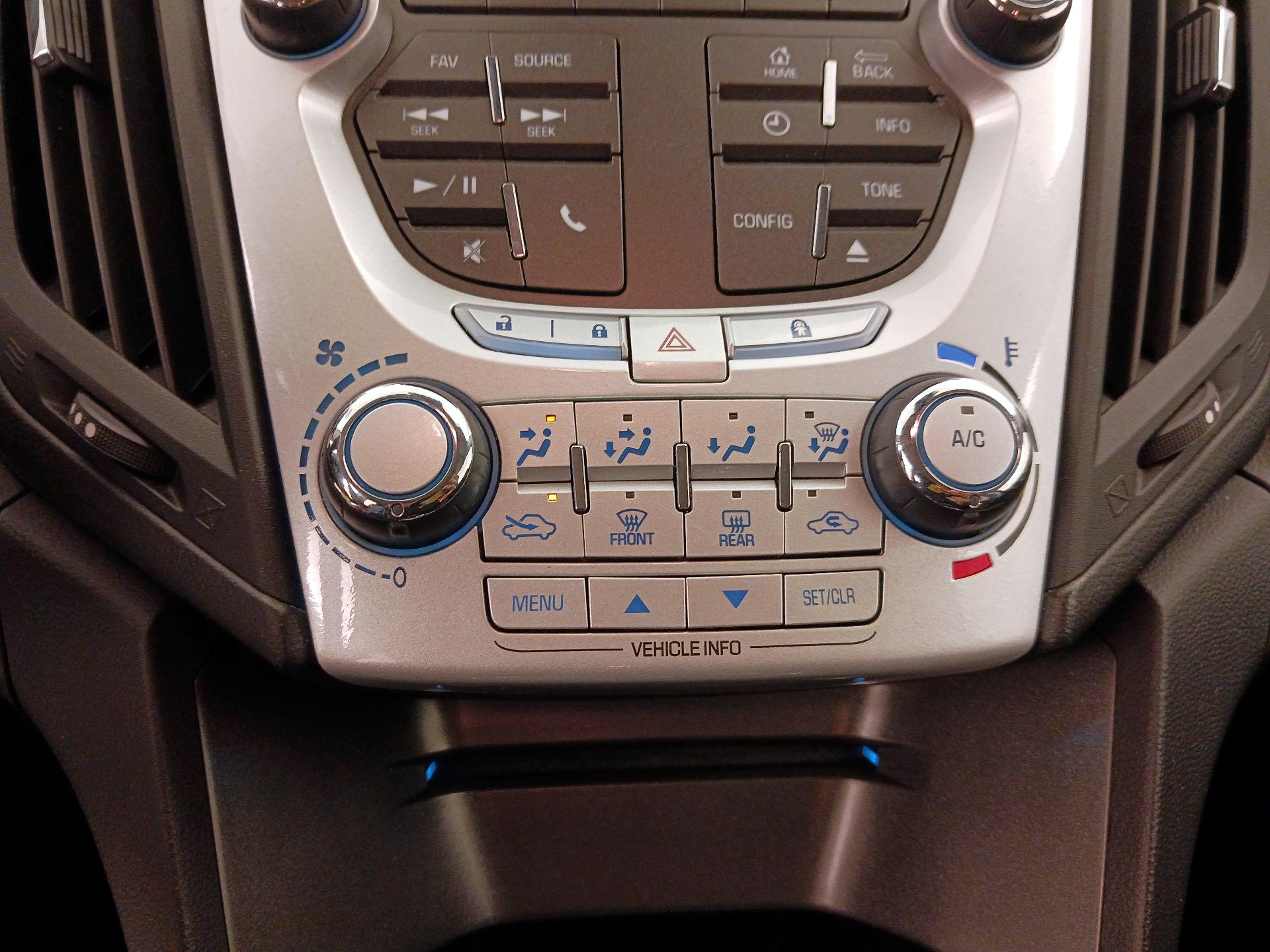 Thumbnail: 2015 Chevrolet Equinox - 16