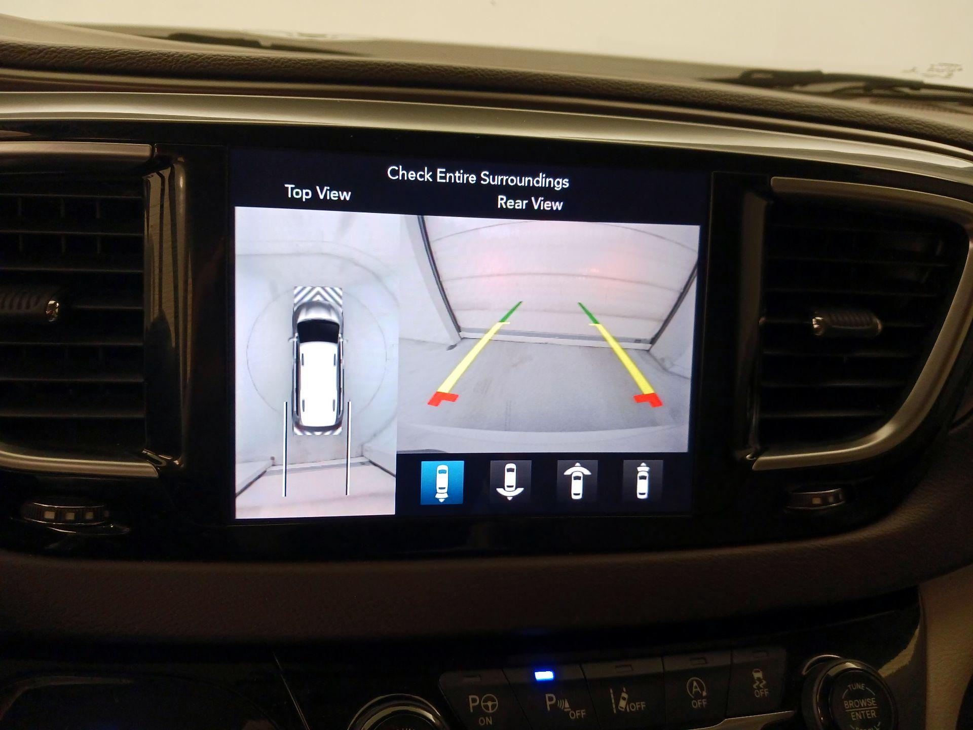 Thumbnail: 2018 Chrysler Pacifica - 15