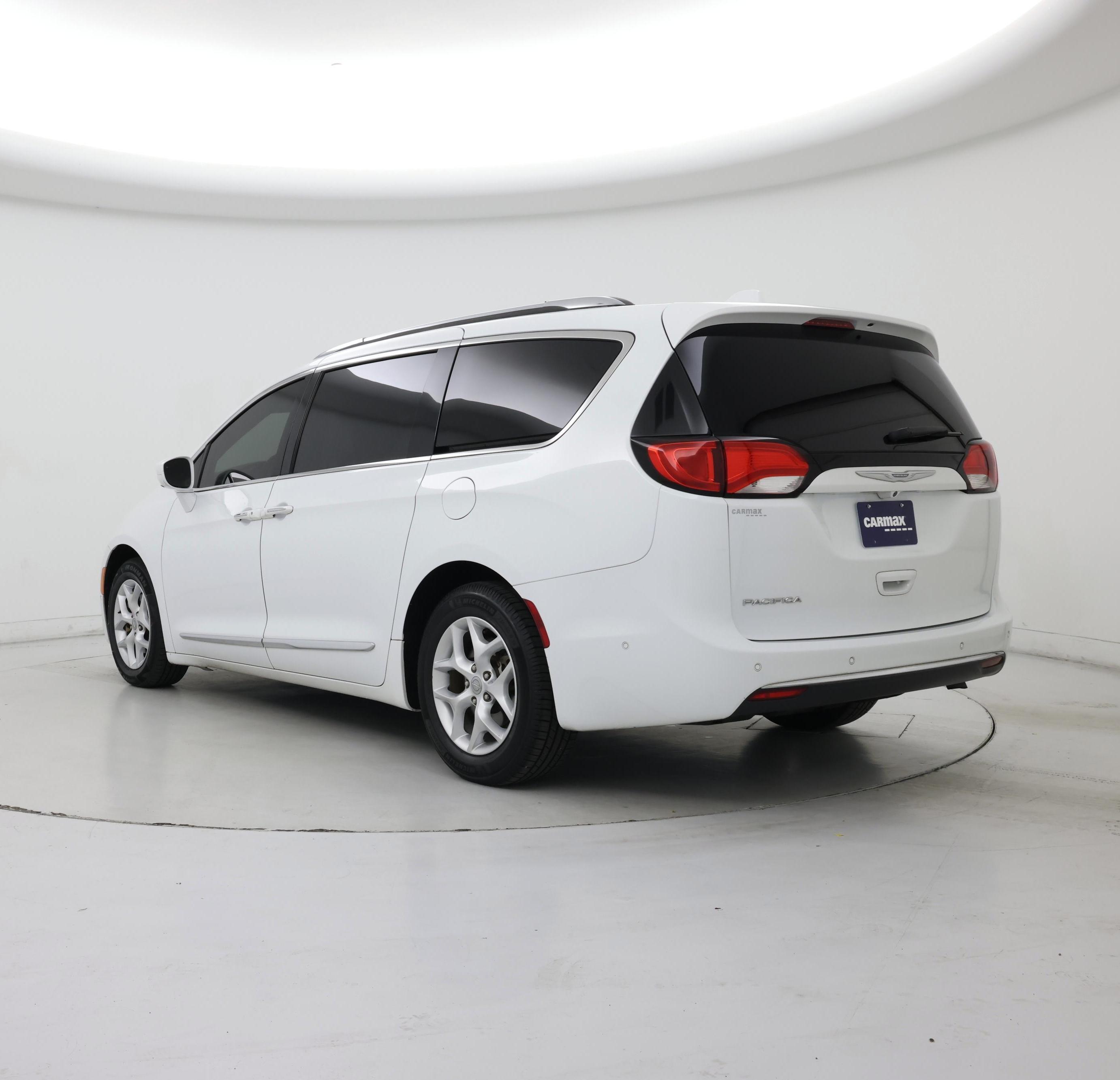 Thumbnail: 2018 Chrysler Pacifica - 2