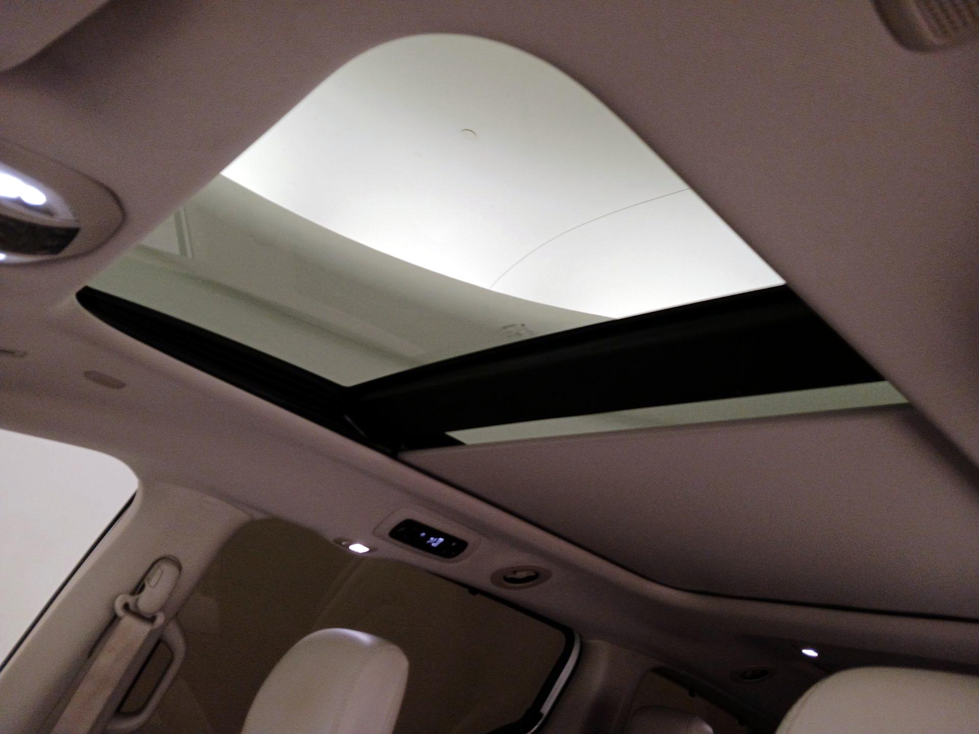 Thumbnail: 2018 Chrysler Pacifica - 20