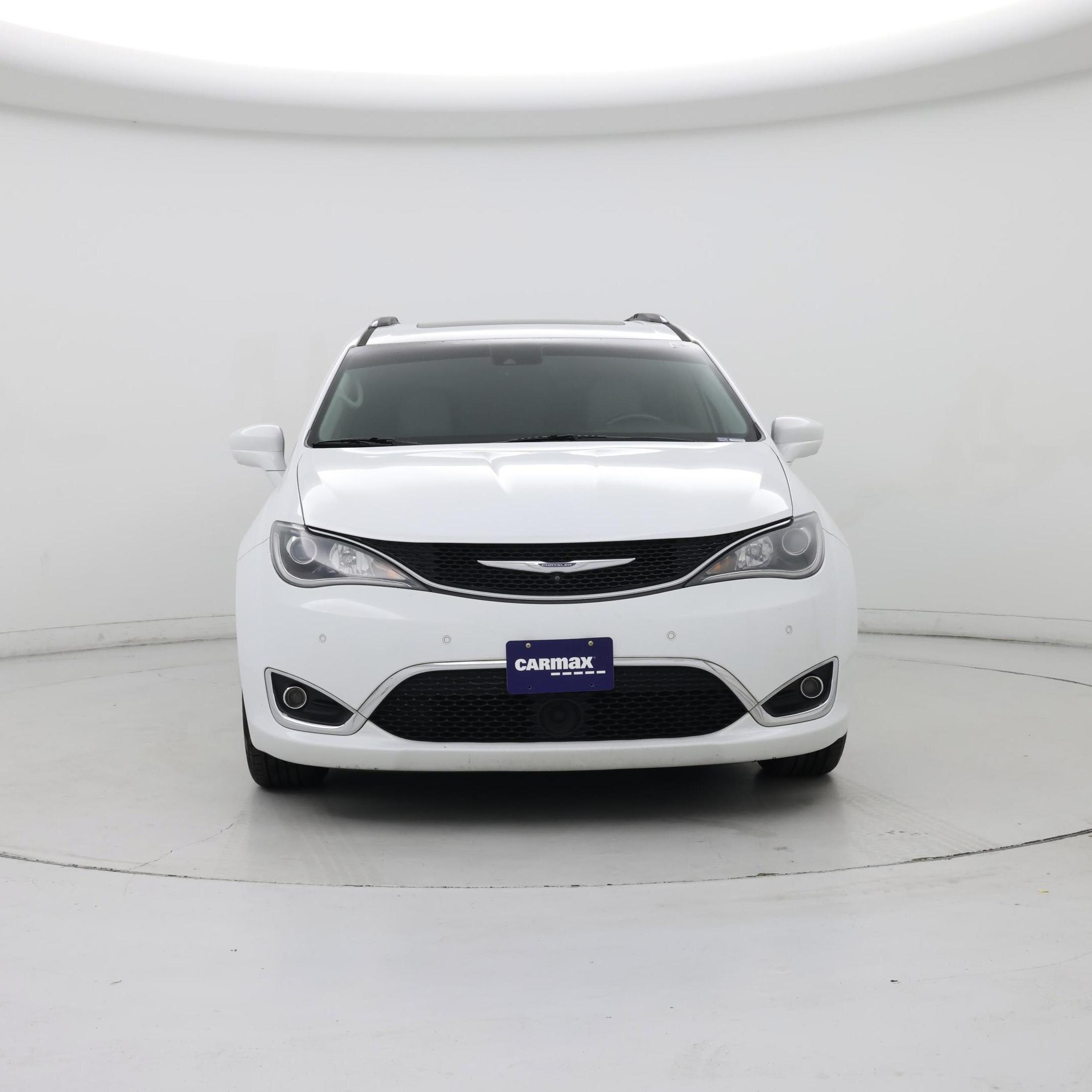 Thumbnail: 2018 Chrysler Pacifica - 5