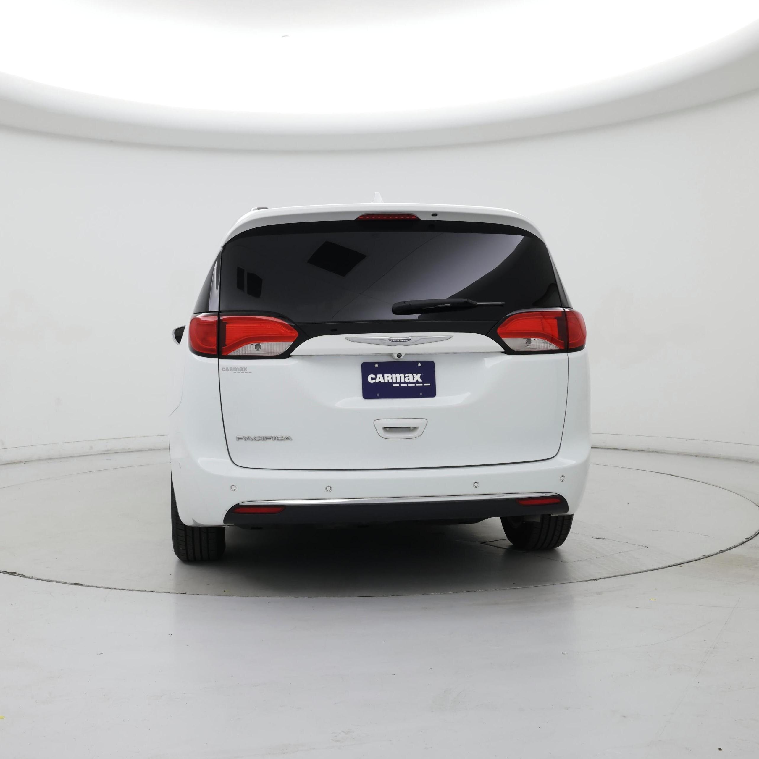 Thumbnail: 2018 Chrysler Pacifica - 6