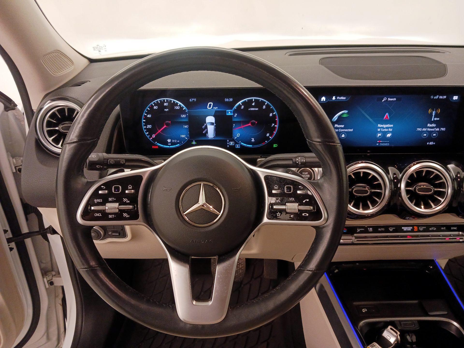 Thumbnail: 2022 Mercedes-Benz GLB - 10