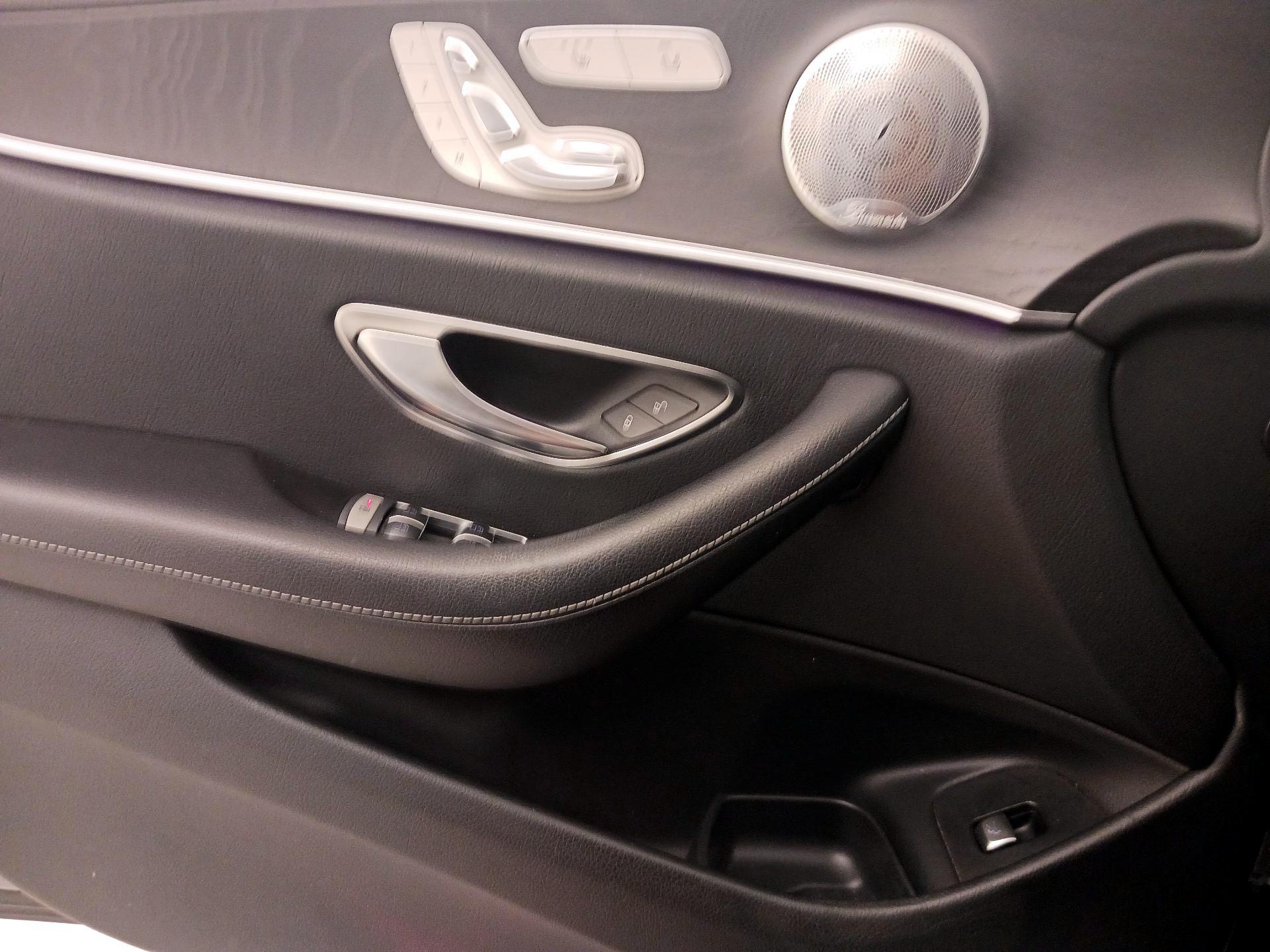 Thumbnail: 2018 Mercedes-Benz E-Class - 12