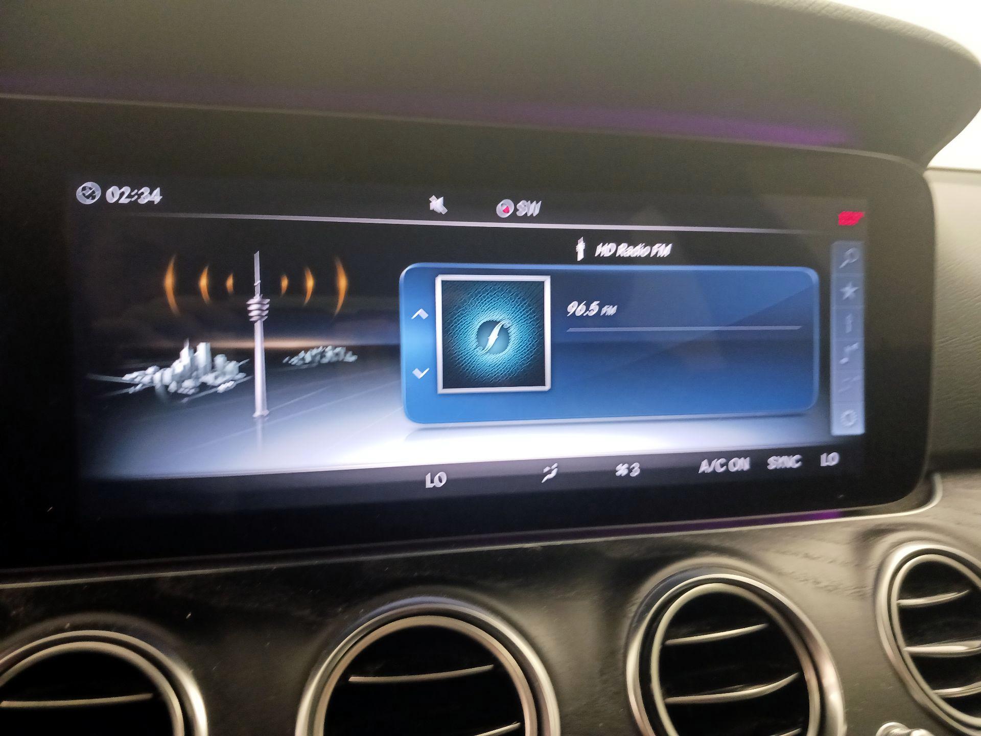 Thumbnail: 2018 Mercedes-Benz E-Class - 16